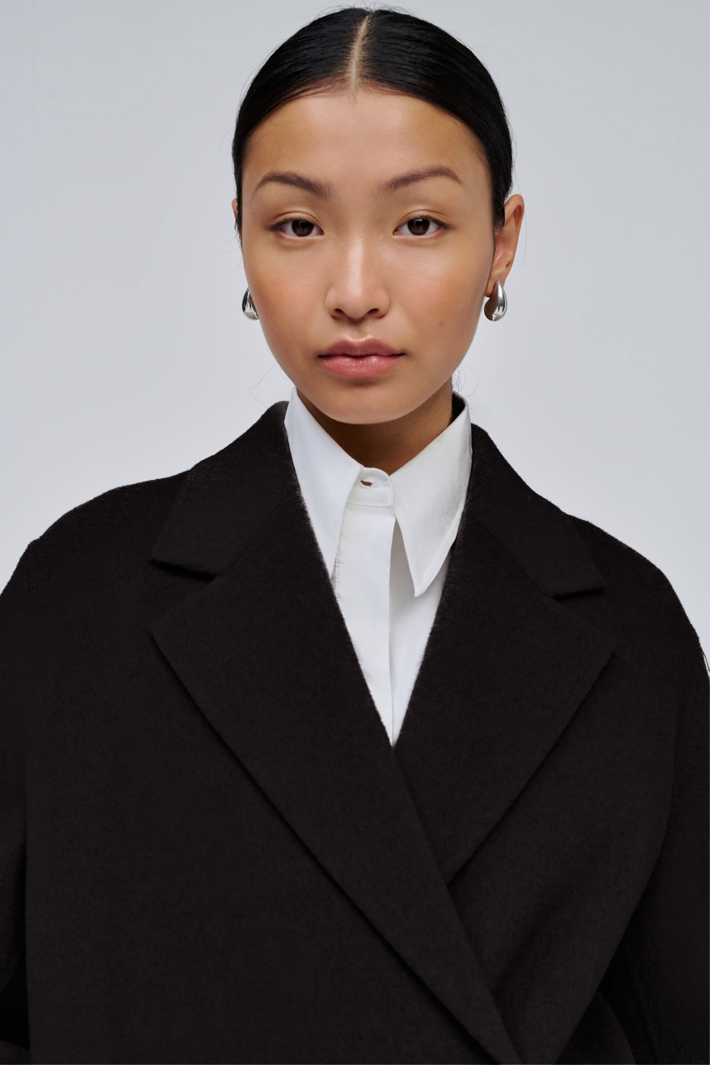 IOClara Coat LOOKBOOK FRONT 30600092-GY938