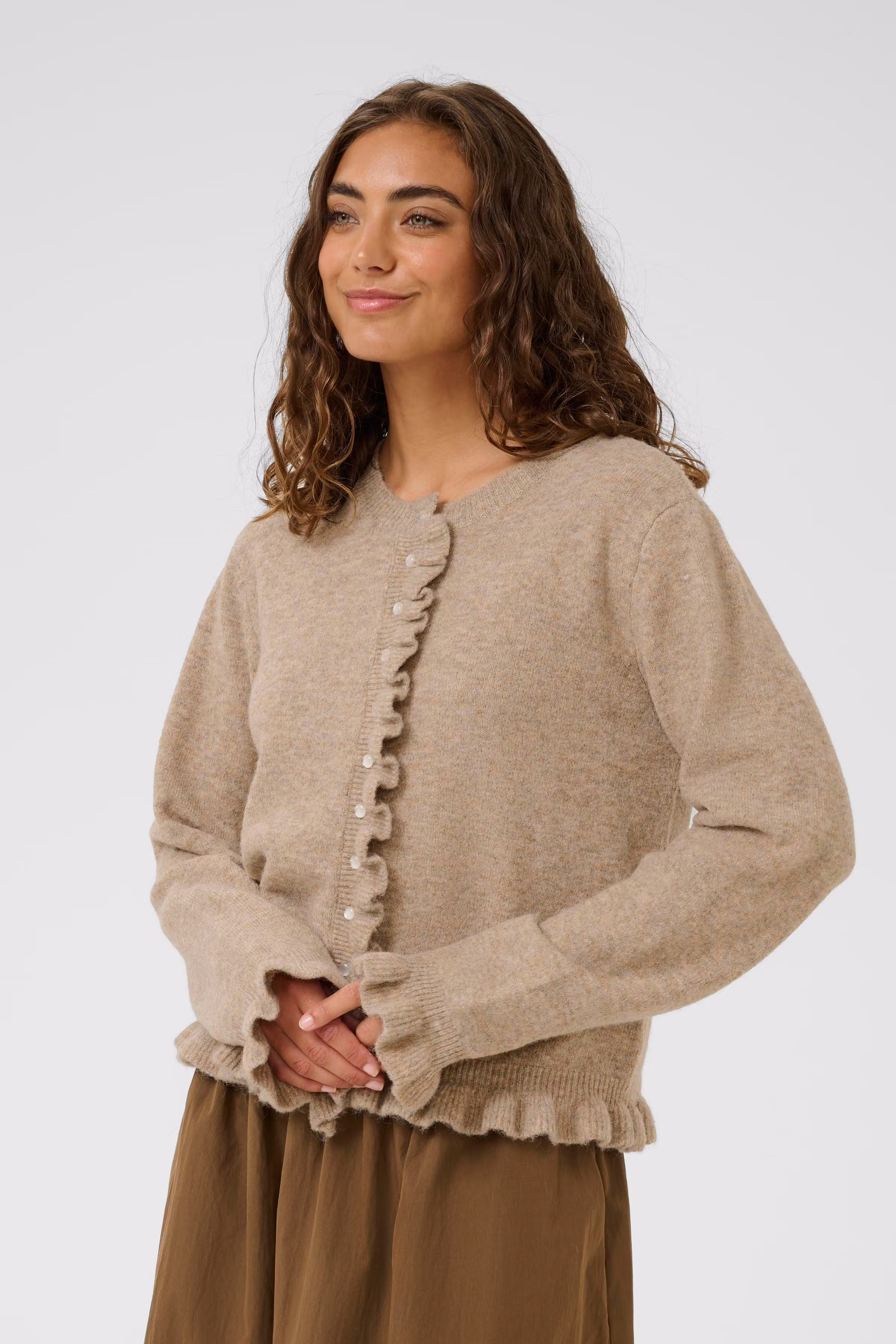 CUjulietta Cardigan mit Rüschen LOOKBOOK FRONT 50112898-1710091