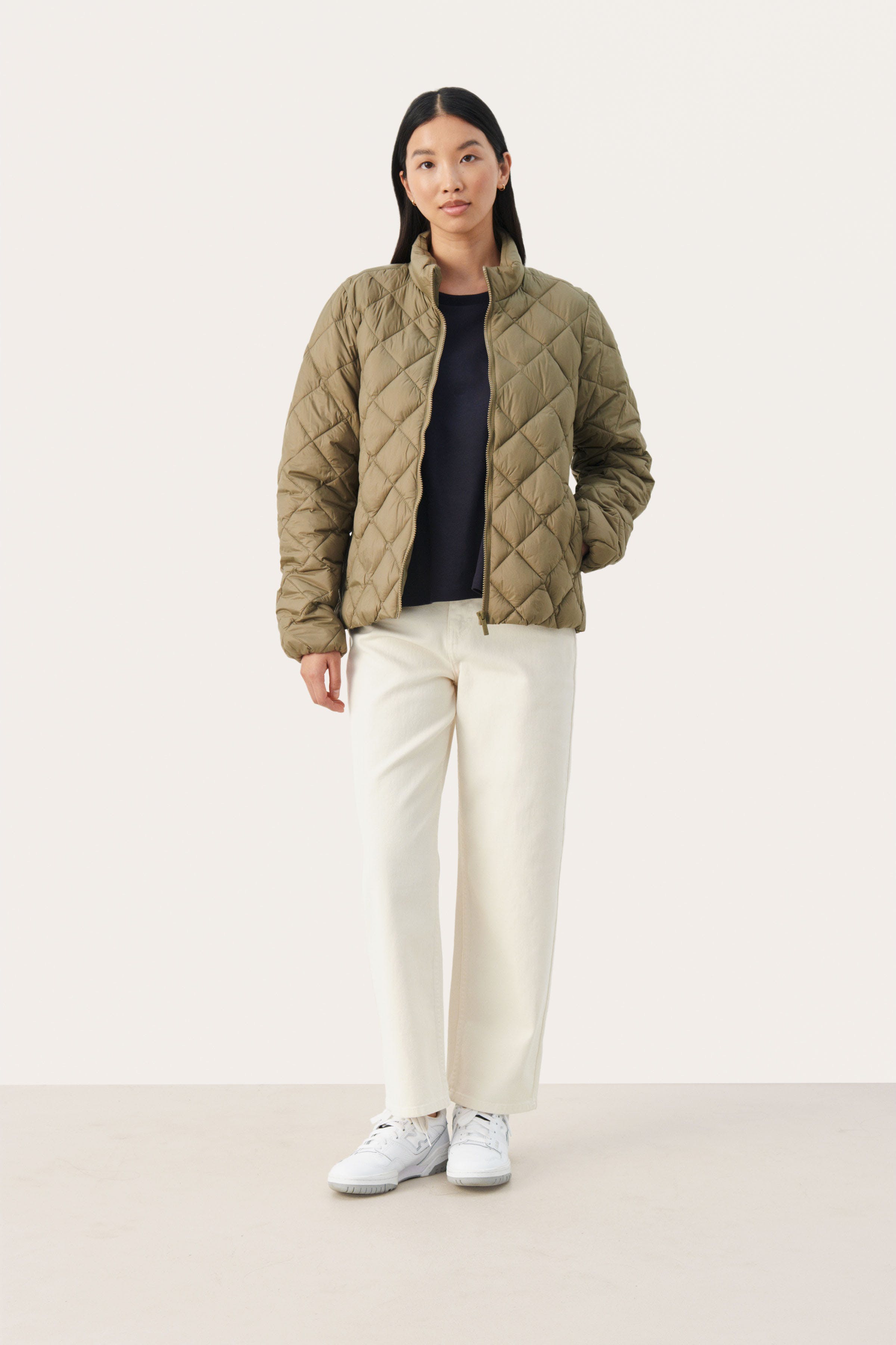 OliaPW Kurze Daunenjacke LOOKBOOK FRONT 30307752-170517