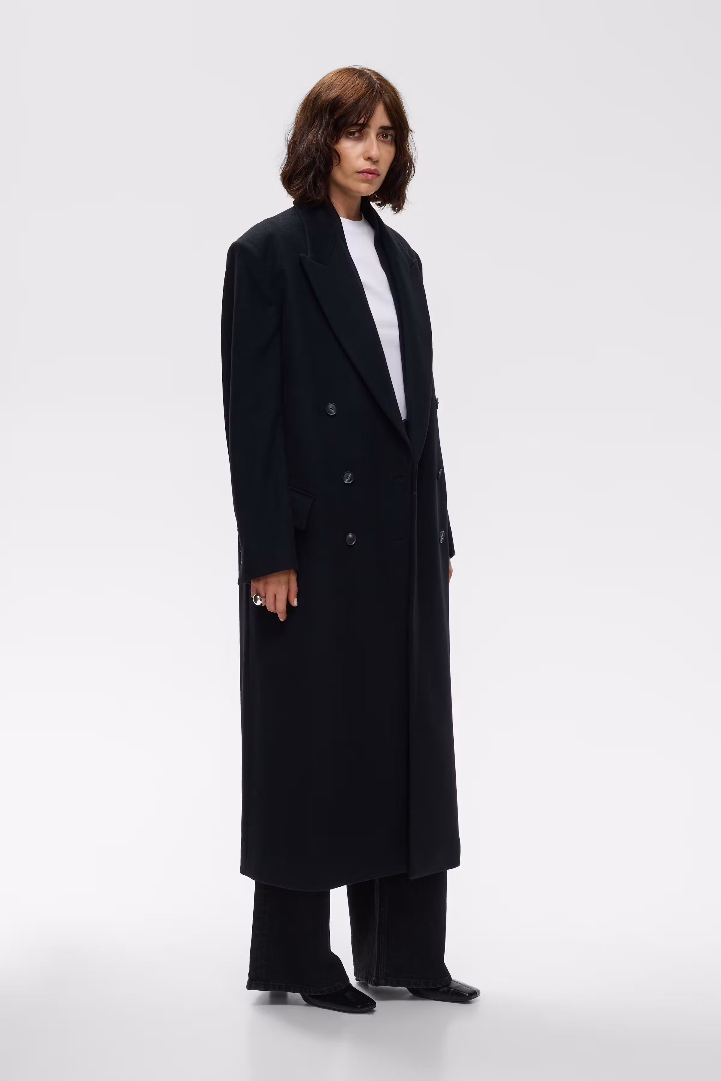 IOCirce Coat LOOKBOOK FRONT 30600091-BK999