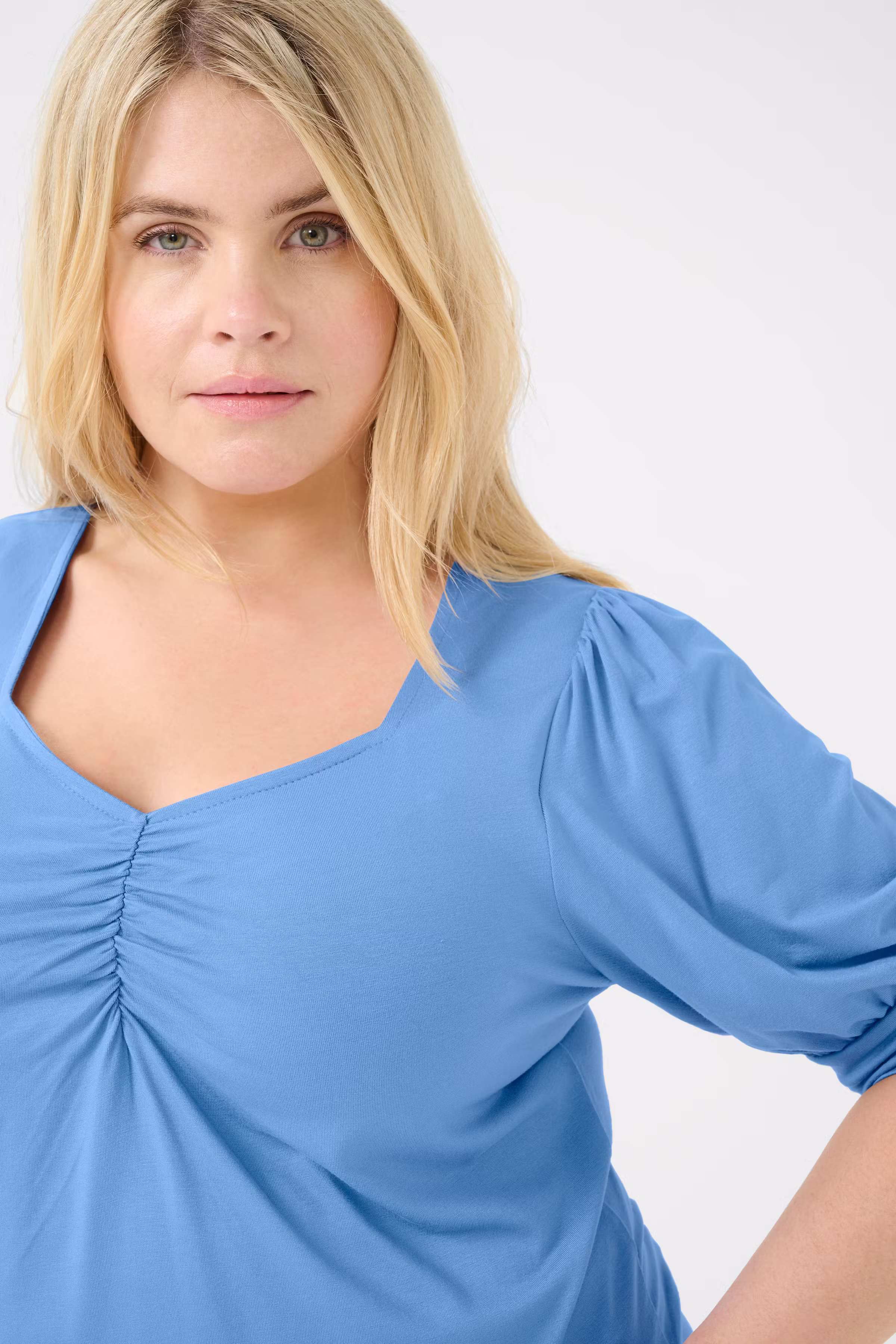 KCsissy T-Shirt LOOKBOOK DETAIL 10581401-183936