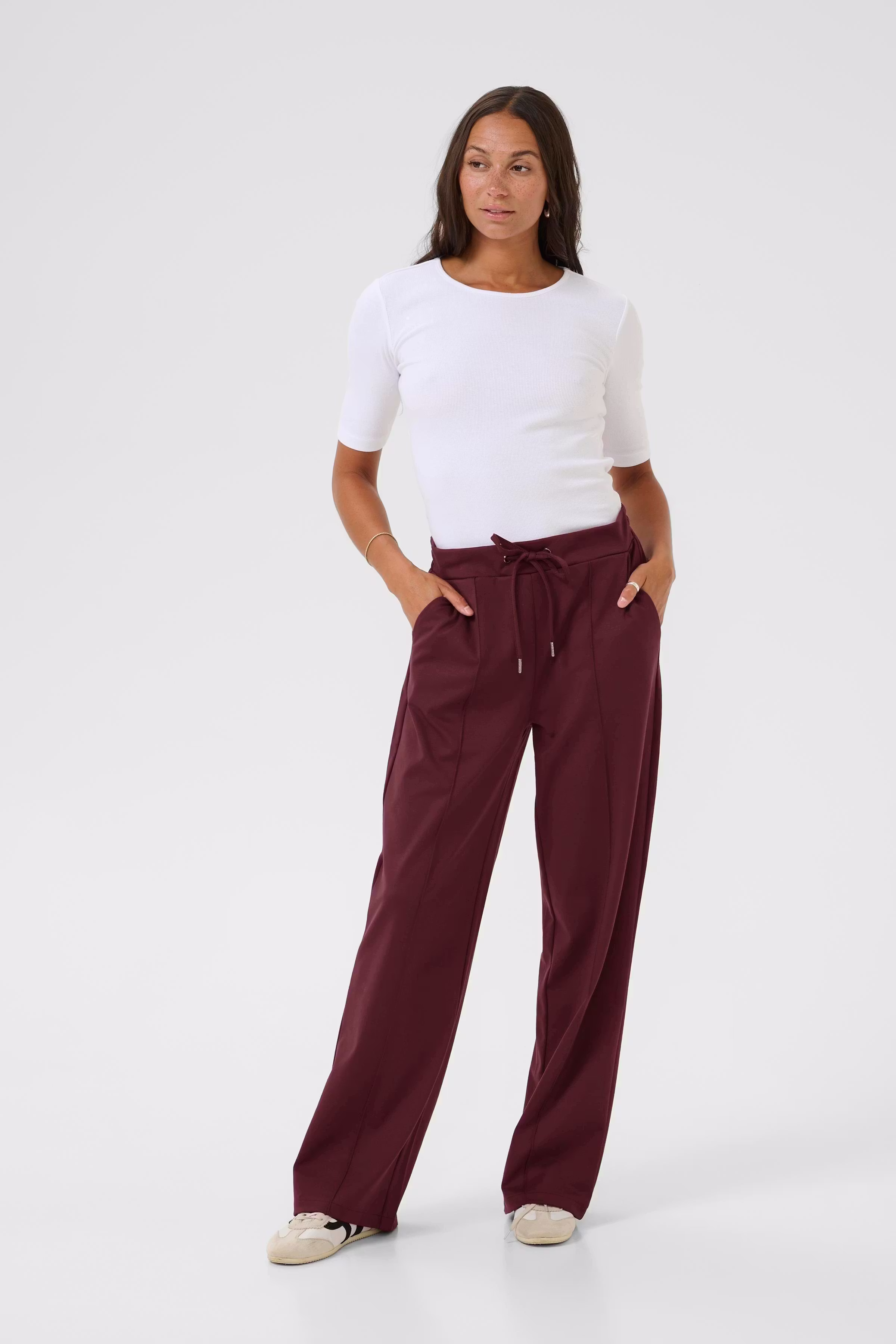 KAjenny Straight Bukser LOOKBOOK FRONT 10508621-191528