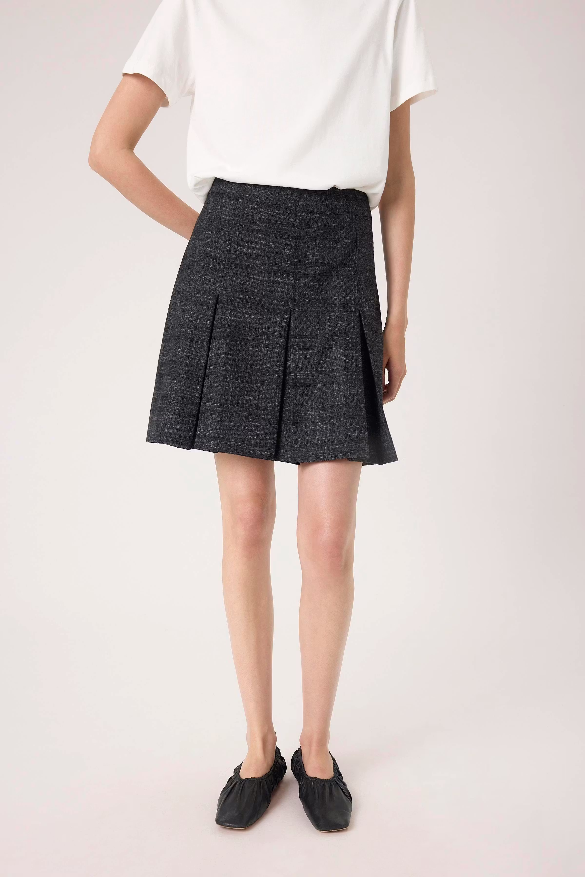 SLEvonne Skirt LOOKBOOK FRONT 30408726-304333