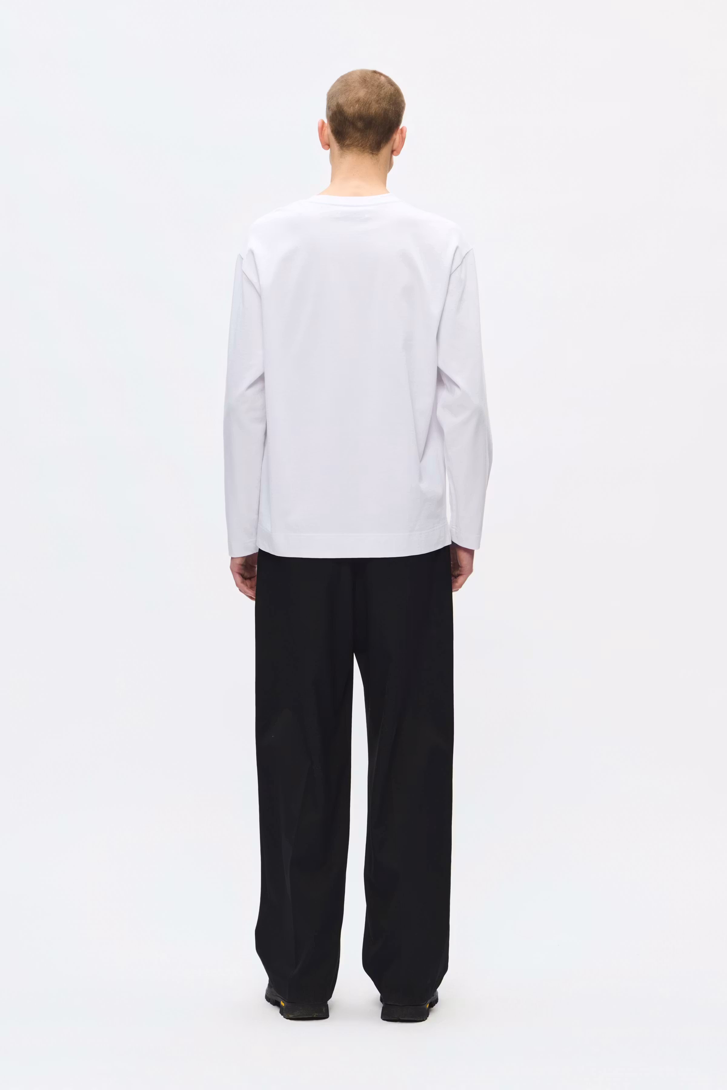 WWRyan LS T-shirt LOOKBOOK BACK 30252262-110601