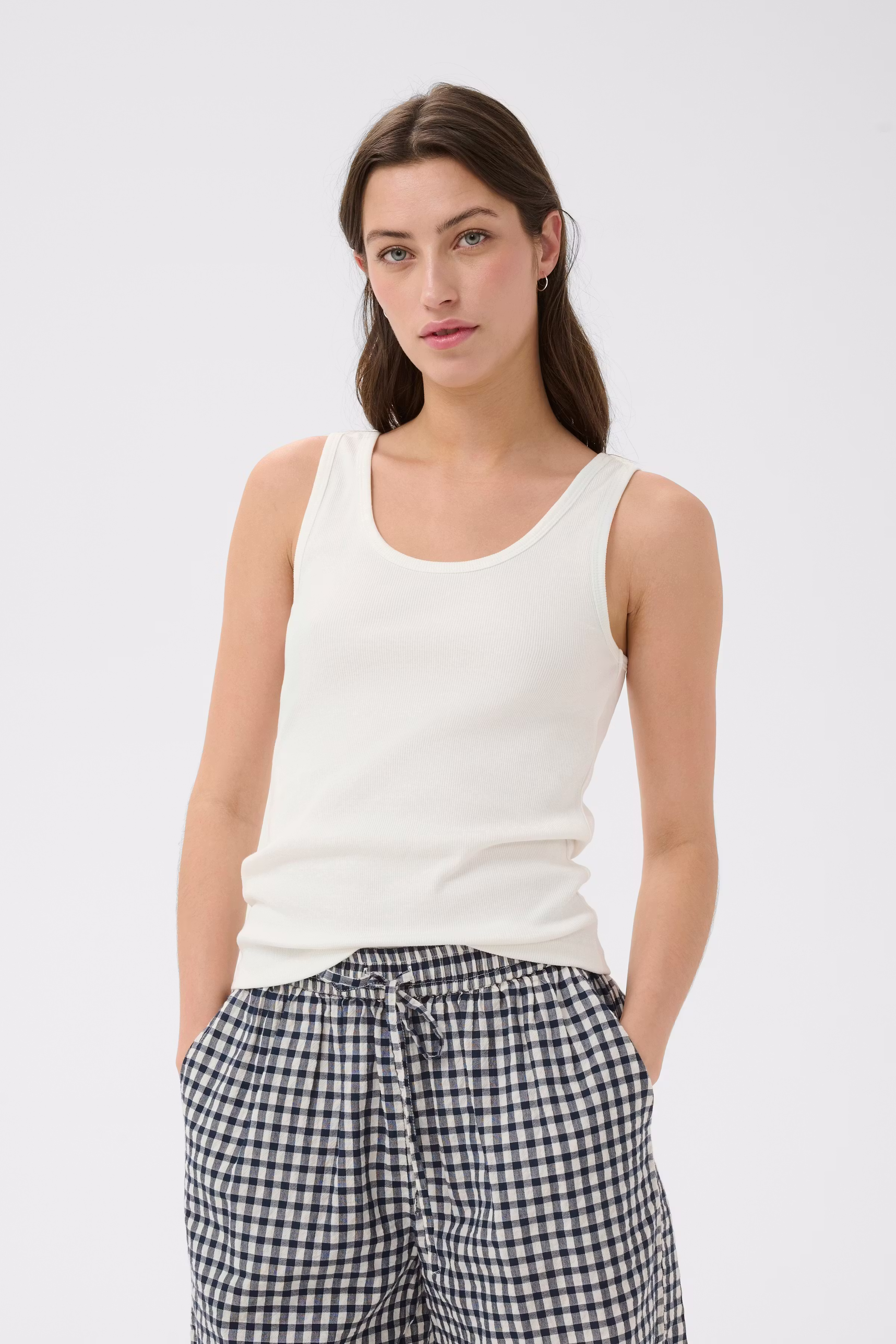 RoselynPW Top LOOKBOOK FRONT 30310590-110601