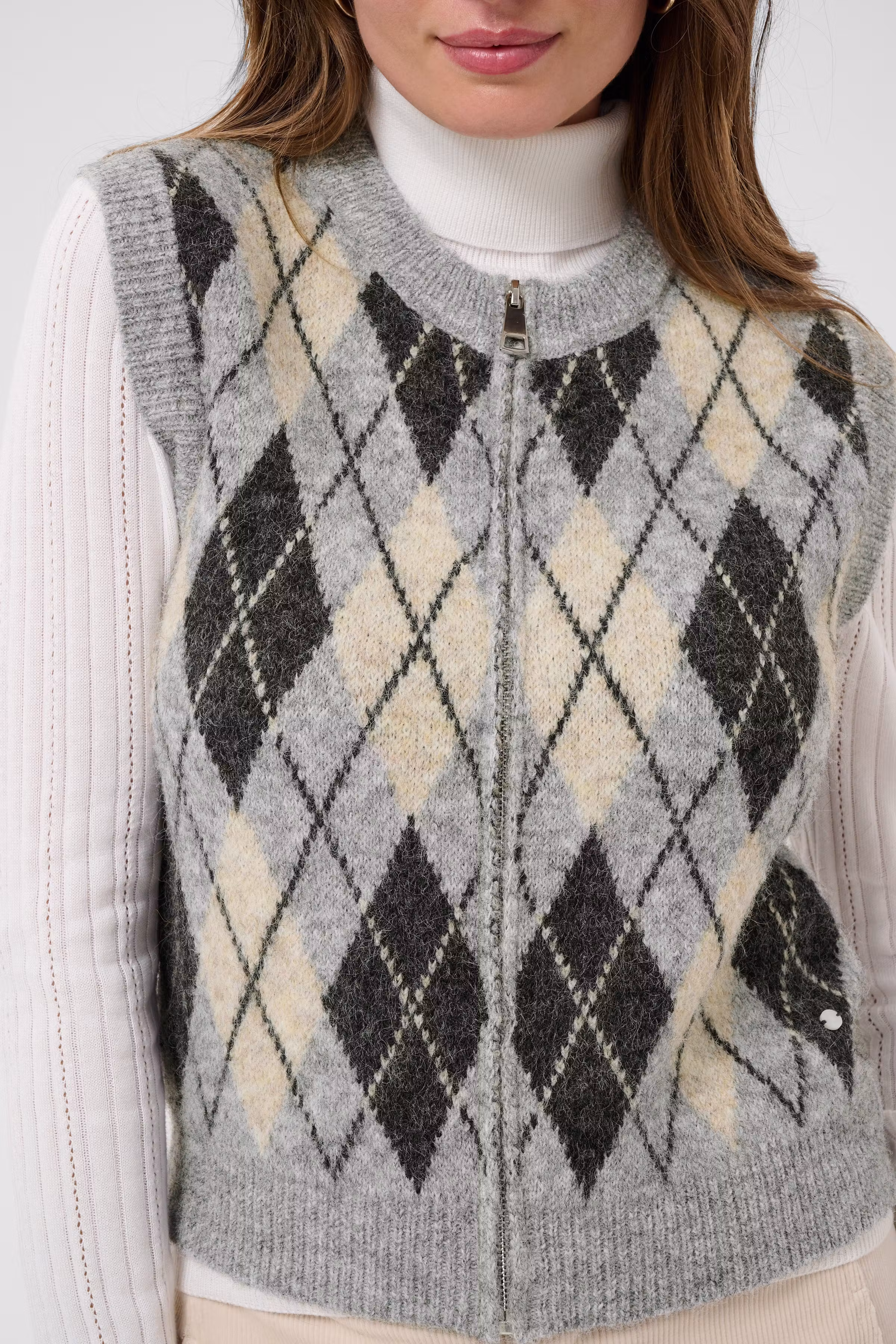 CRMirea Weste LOOKBOOK DETAIL 10615666-1000222
