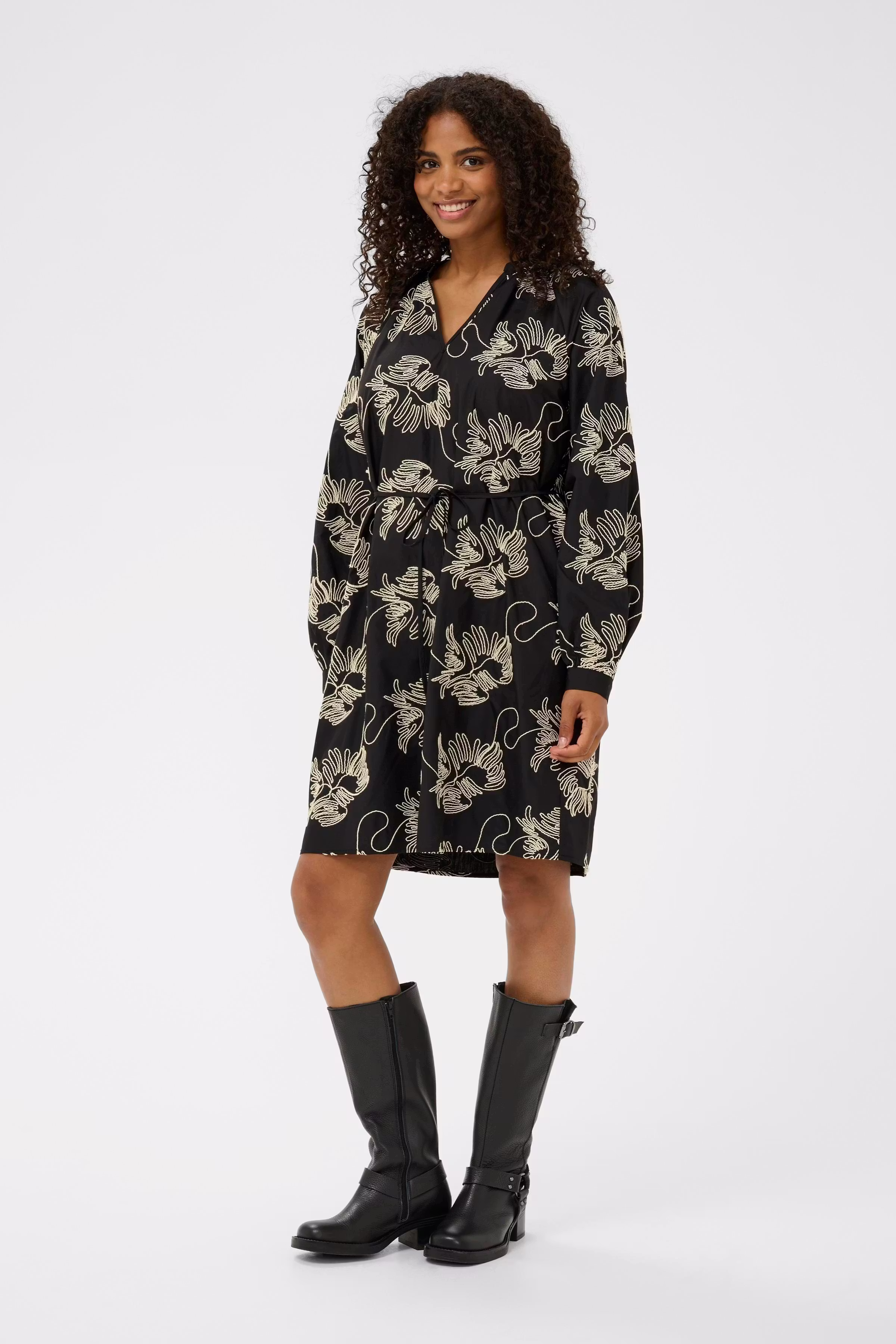 KAvinie Dress LOOKBOOK FRONT 10511097-108831