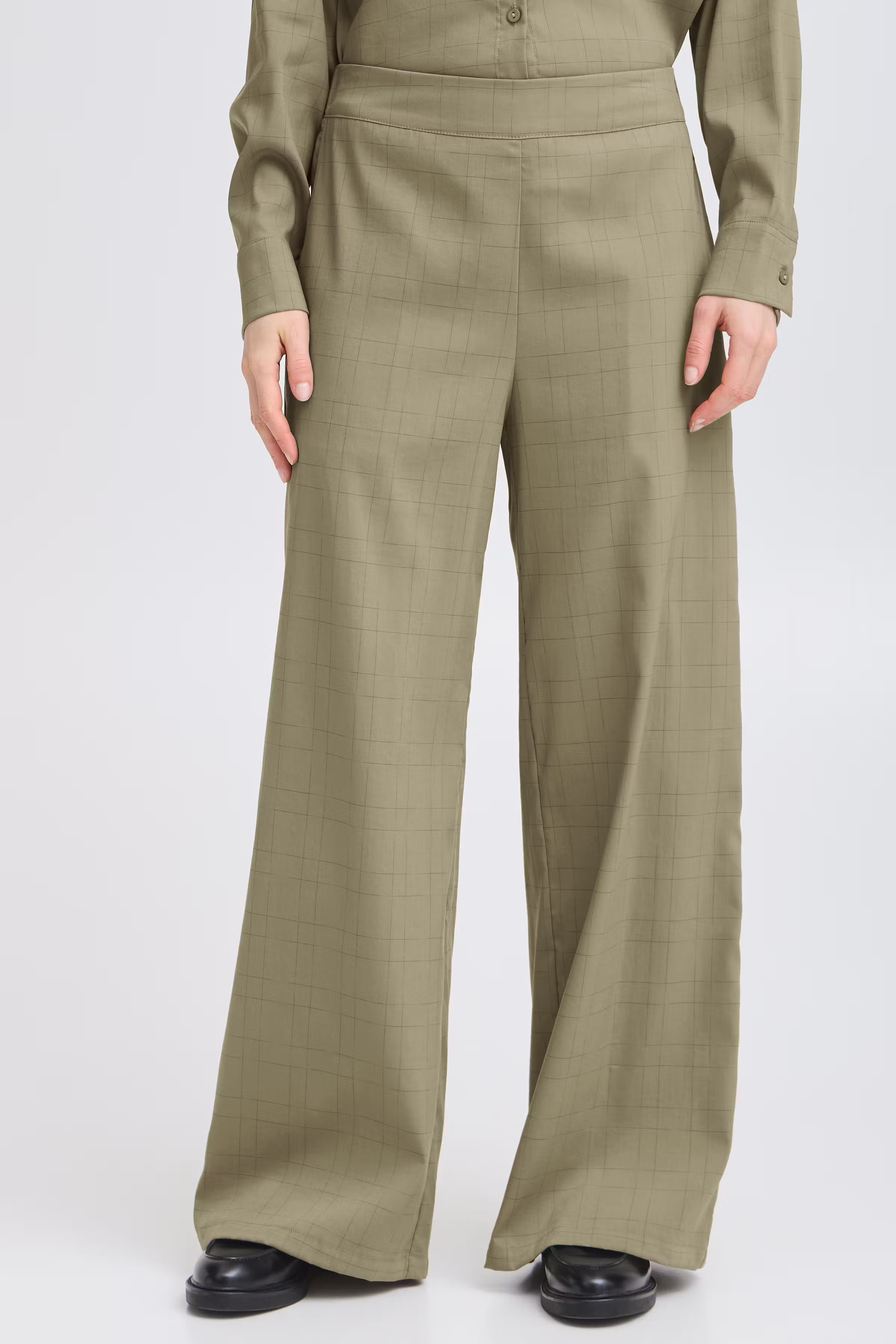 FRCHECKA Broek LOOKBOOK FRONT 20616230-185806