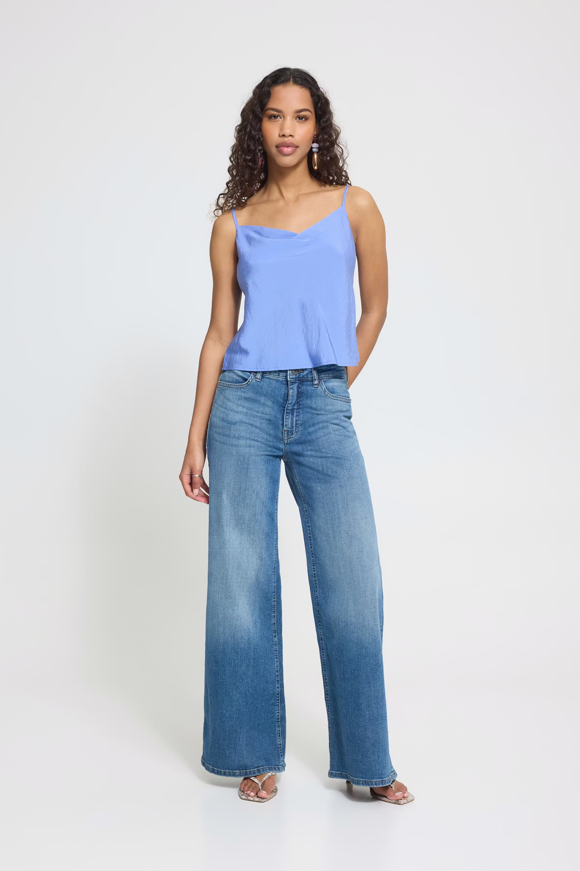 IHANIVA Top LOOKBOOK FRONT 20125974-183935