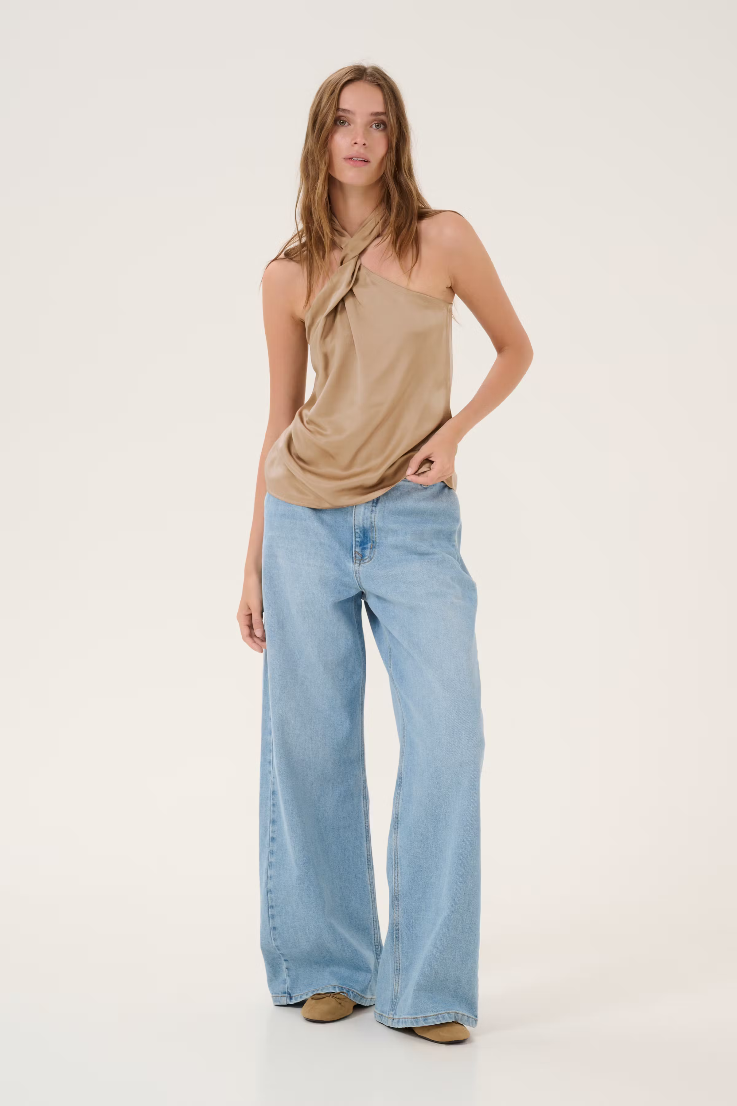 EstelleMW Top LOOKBOOK FRONT 10705052-171314