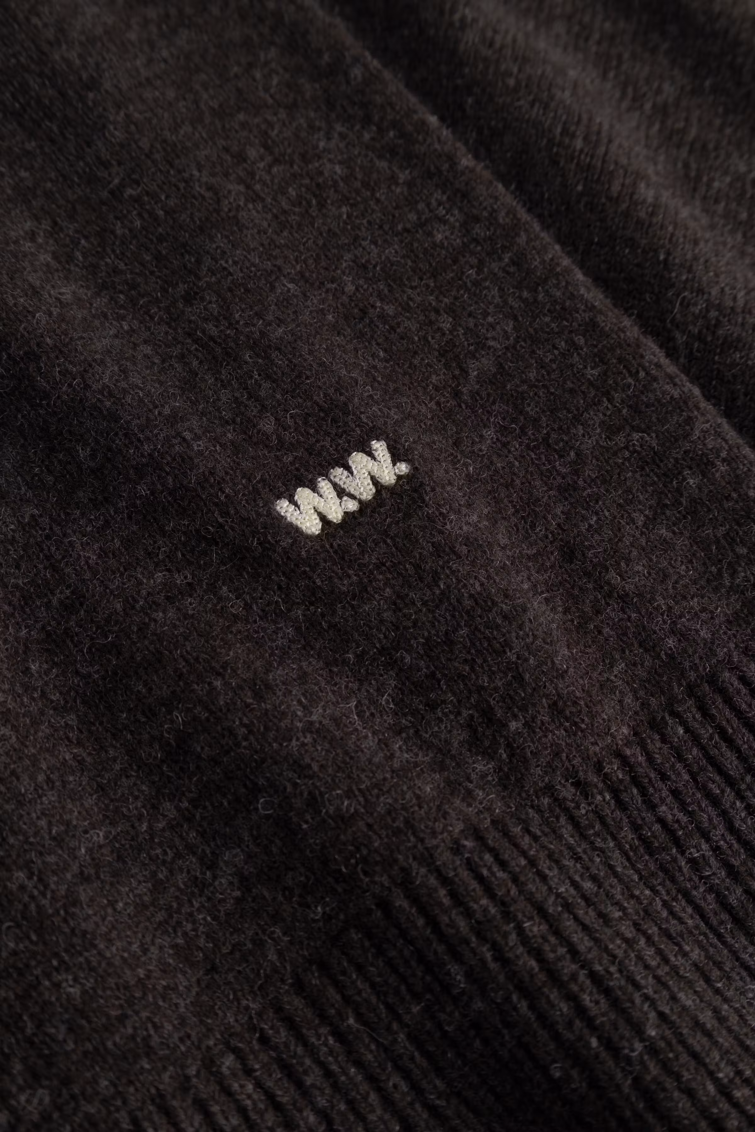 WWlogo Pullover PACK DETAIL 30252198-190840