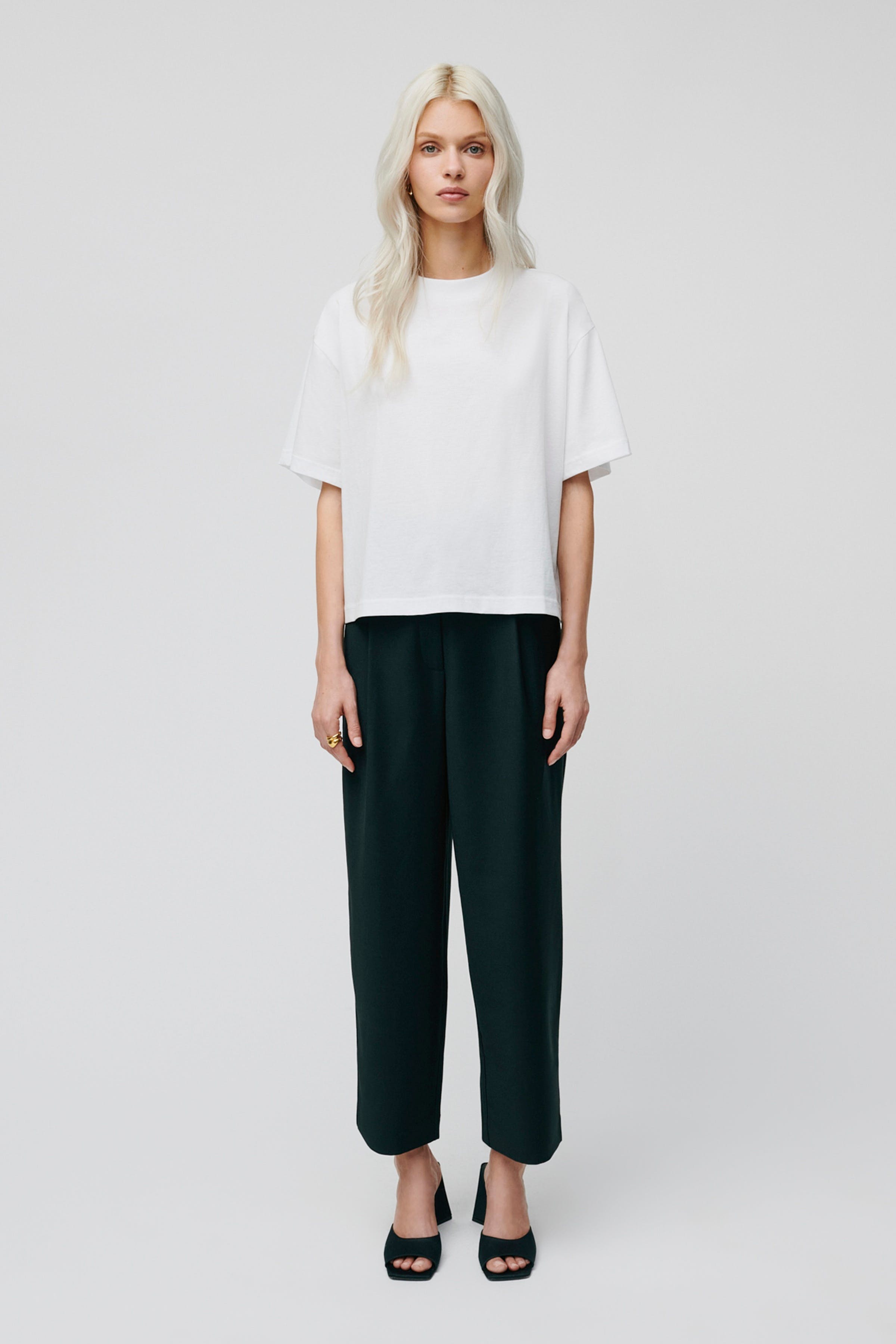 KYLA Top LOOKBOOK FRONT 30600543-WH001