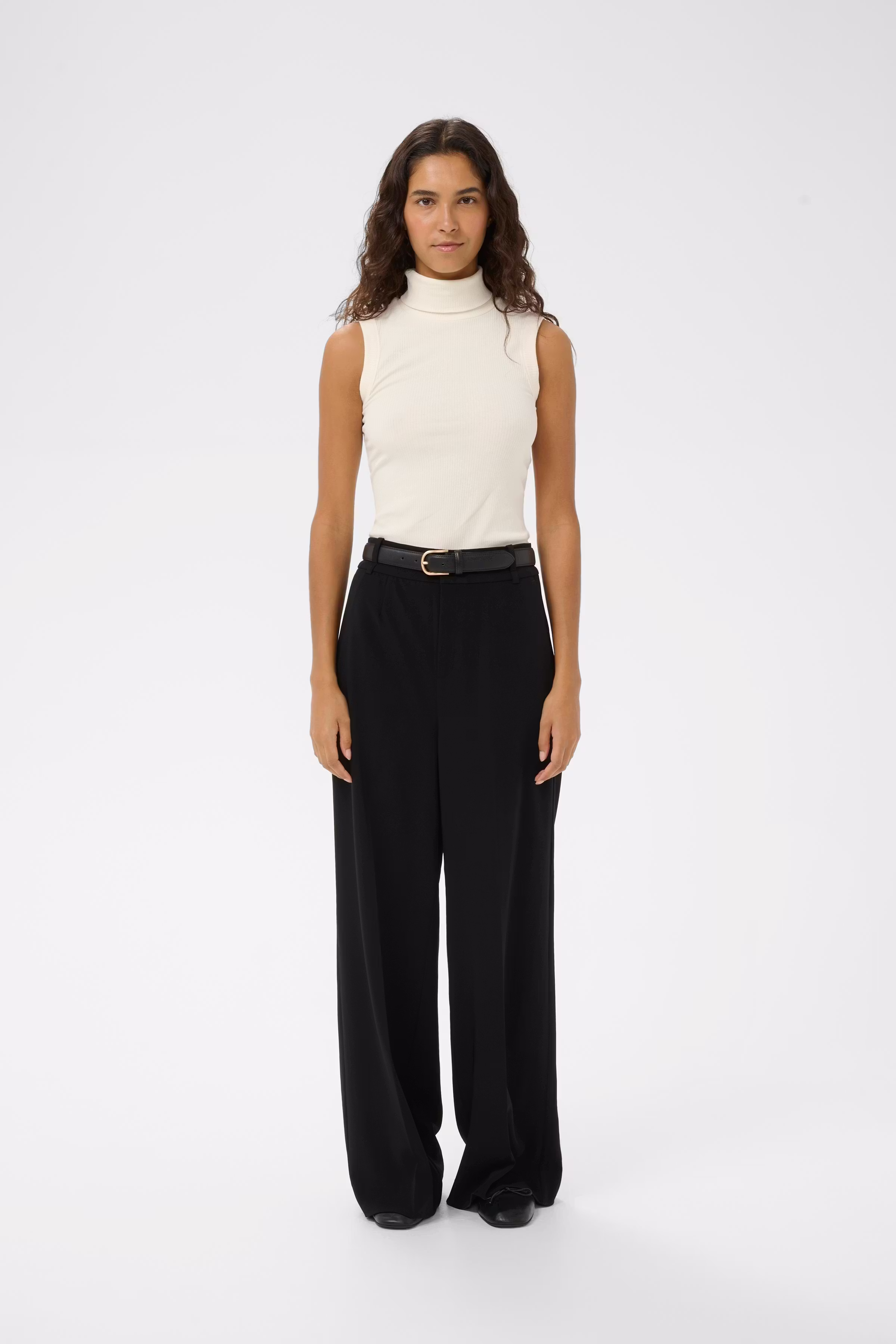 DAGNAIW Turtleneck TOP LOOKBOOK FRONT 30106690-110701