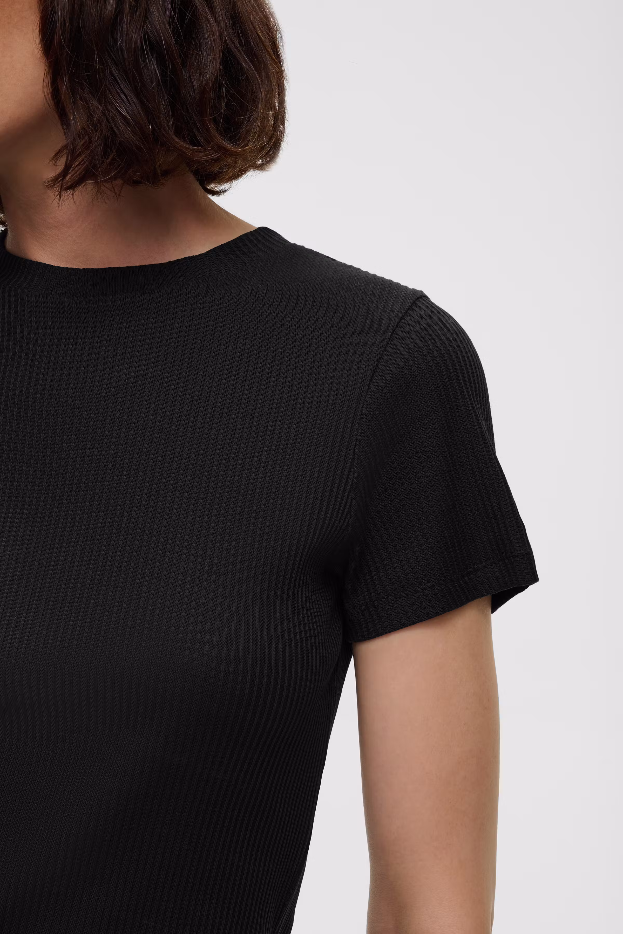 IOFeliciana T-shirt LOOKBOOK DETAIL 30600084-BK999