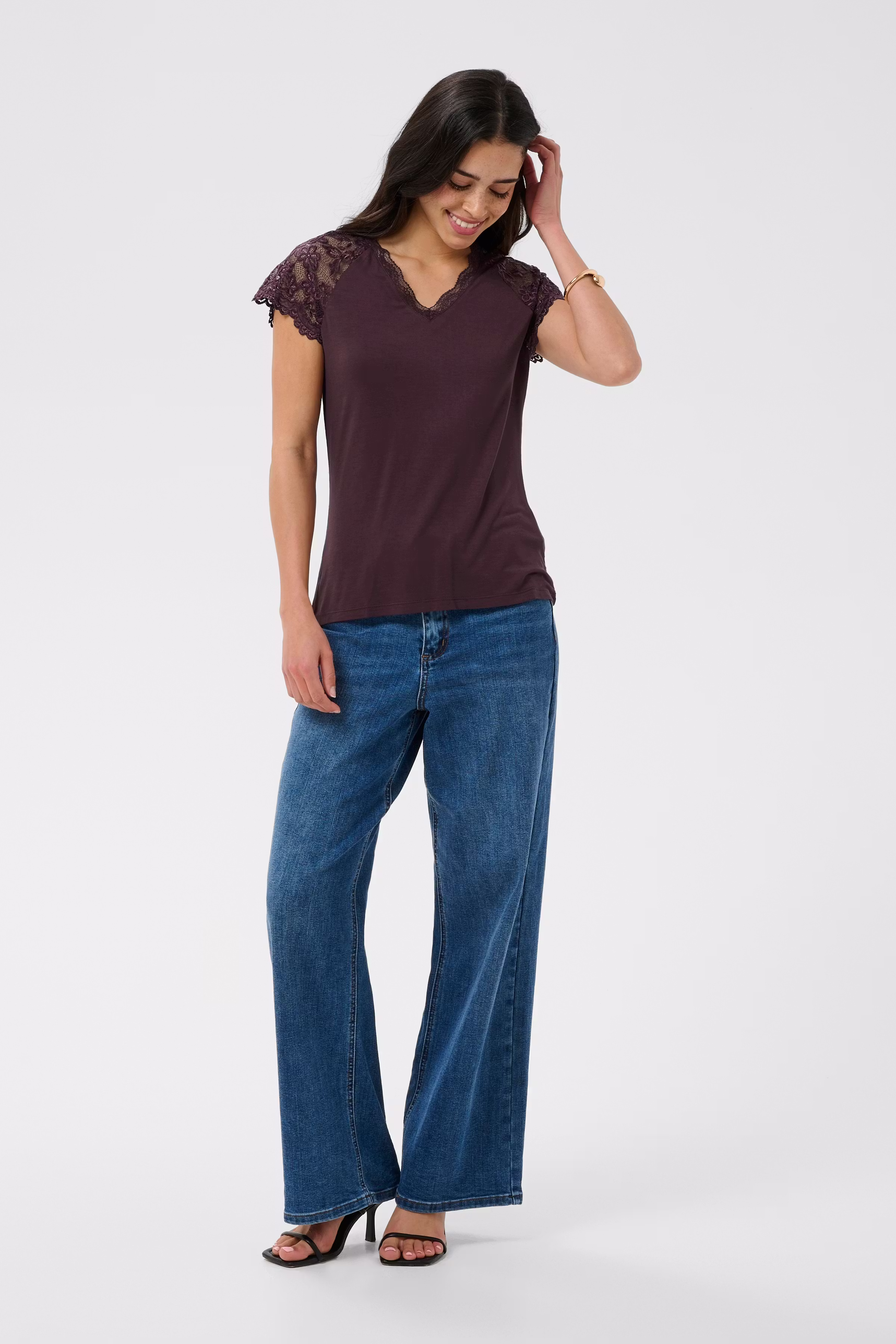 KAcarla T-shirt LOOKBOOK FRONT 10512447-191619