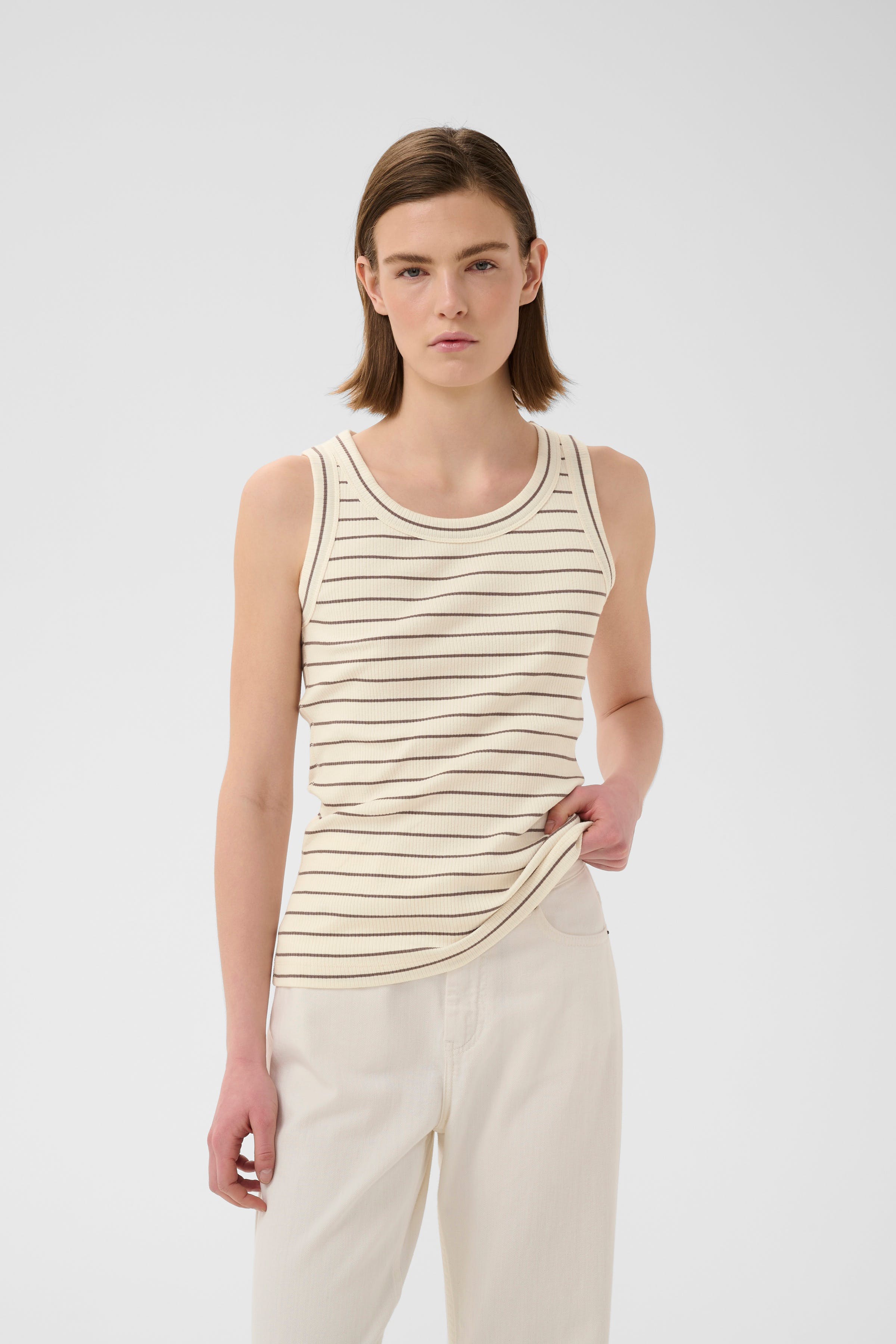 DagnaIW Top LOOKBOOK FRONT 30107268-305171