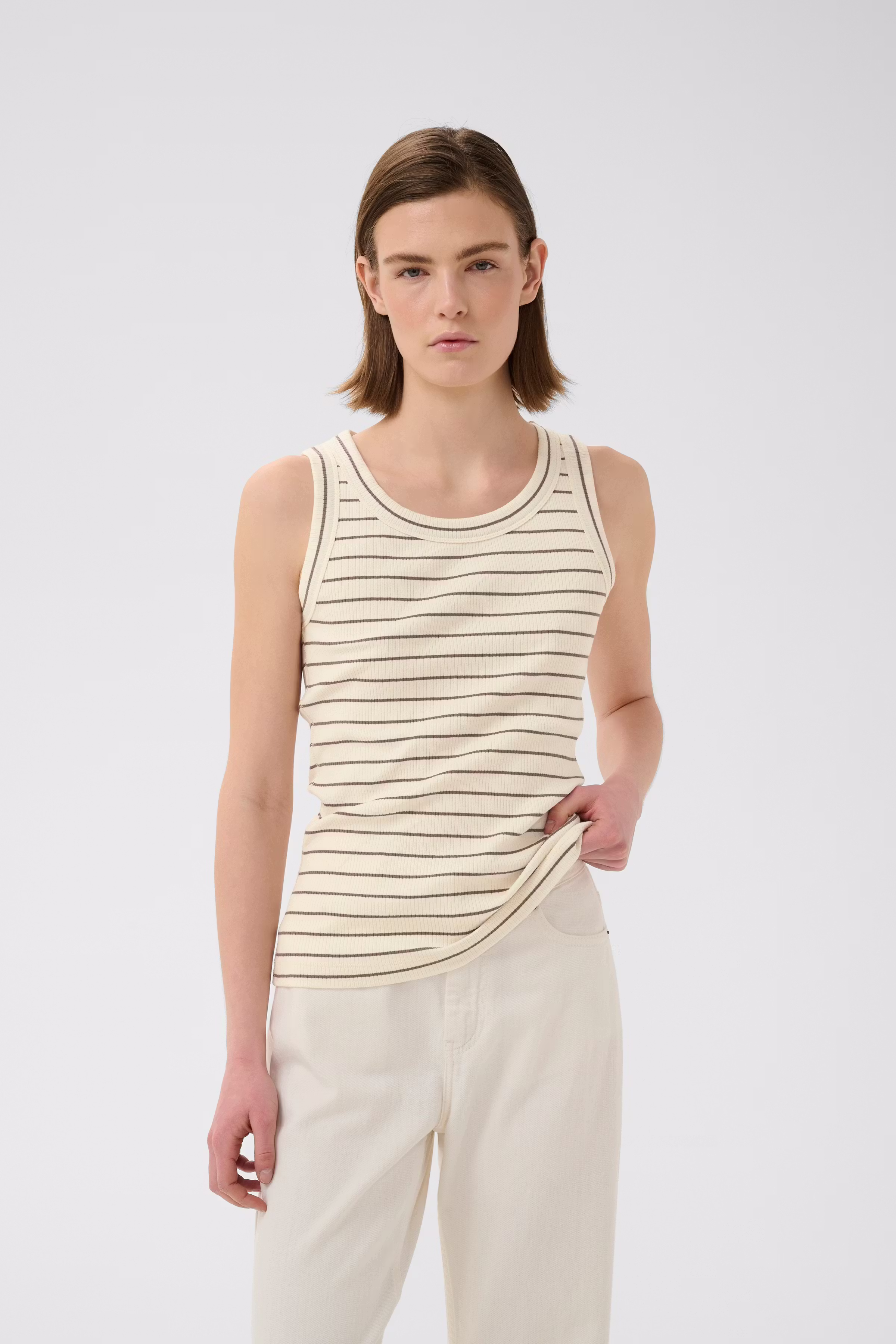 DagnaIW Top LOOKBOOK FRONT 30107268-305171