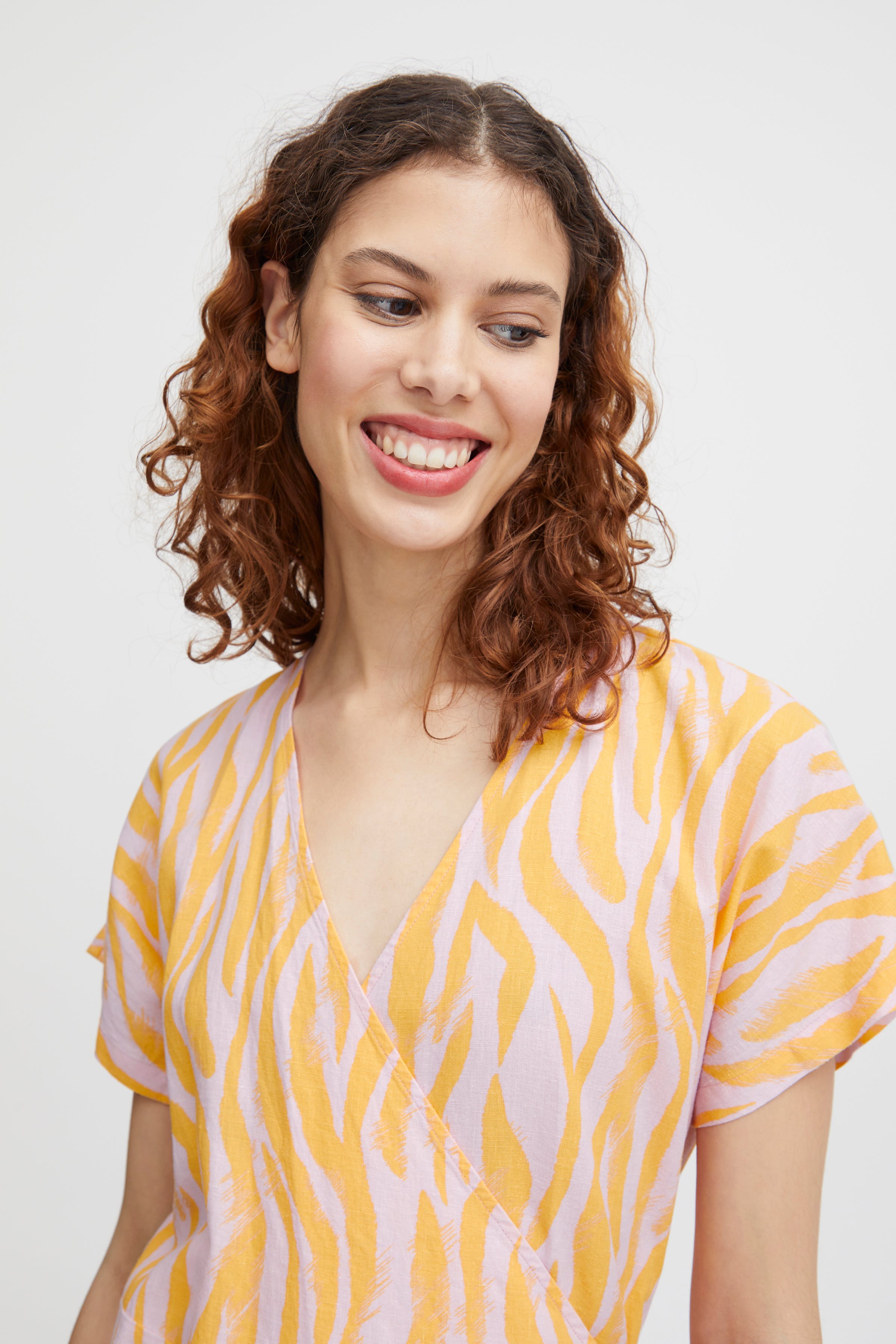 BYFALAKKA Kleid LOOKBOOK DETAIL 20814558-202915