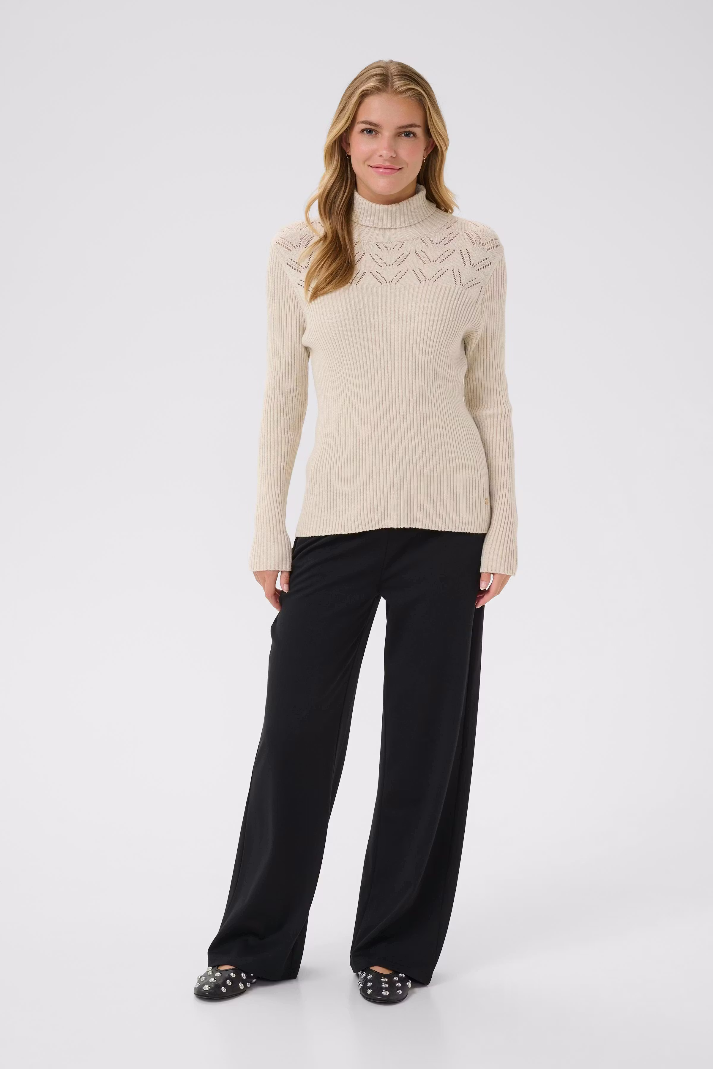 CRDela Pullover LOOKBOOK FRONT 10614331-100232