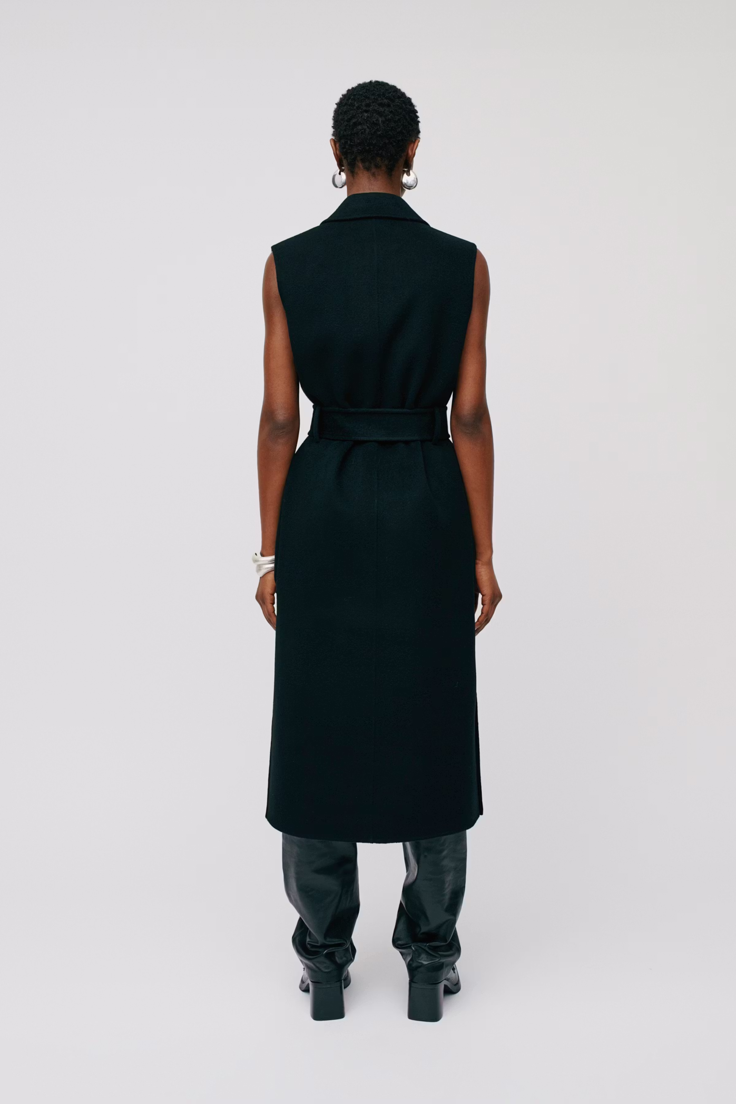 CLARISSA Mantel LOOKBOOK BACK 30600177-BK999