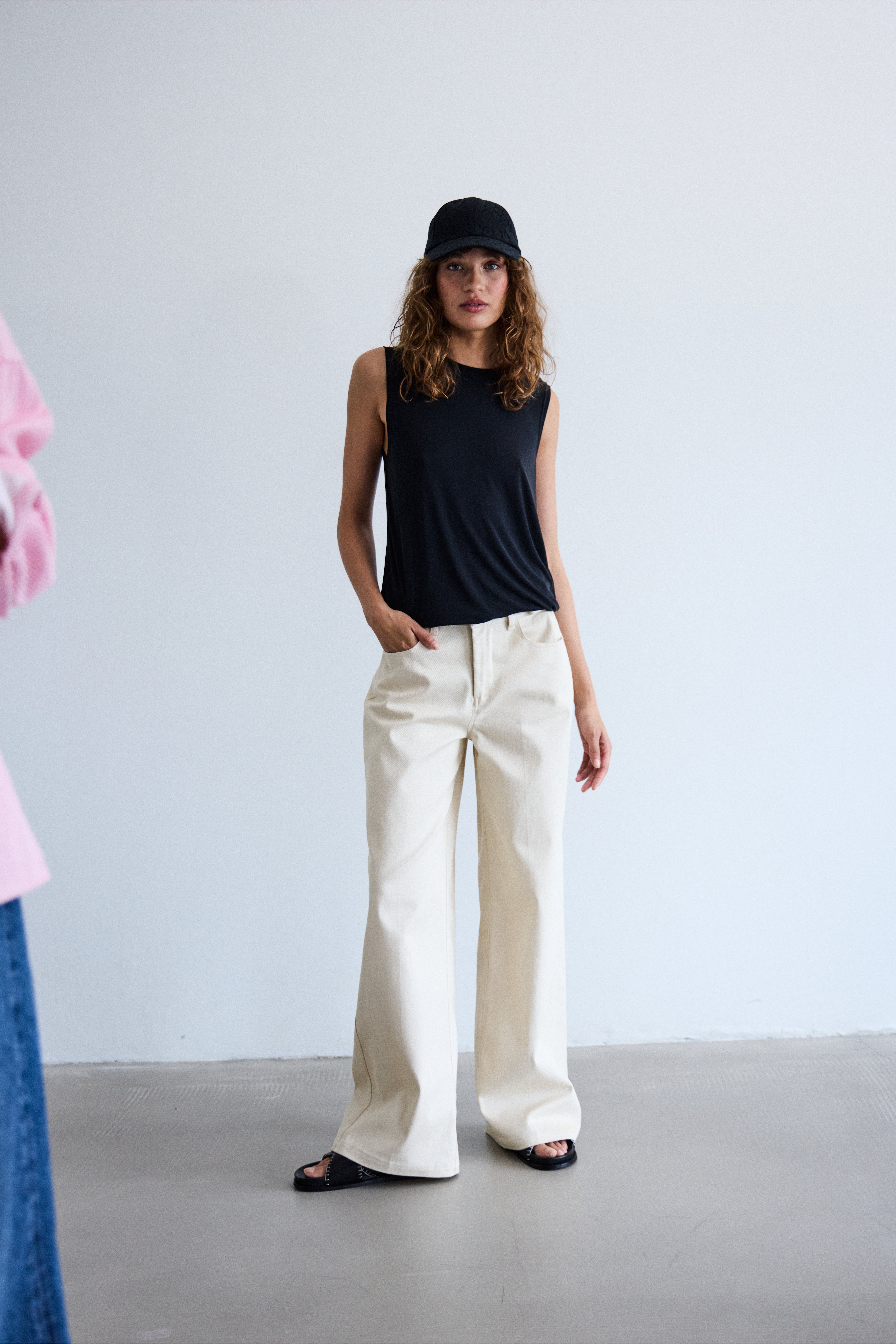 IHCAROLINAS Jeans LOCATION NONE 20122685-130907