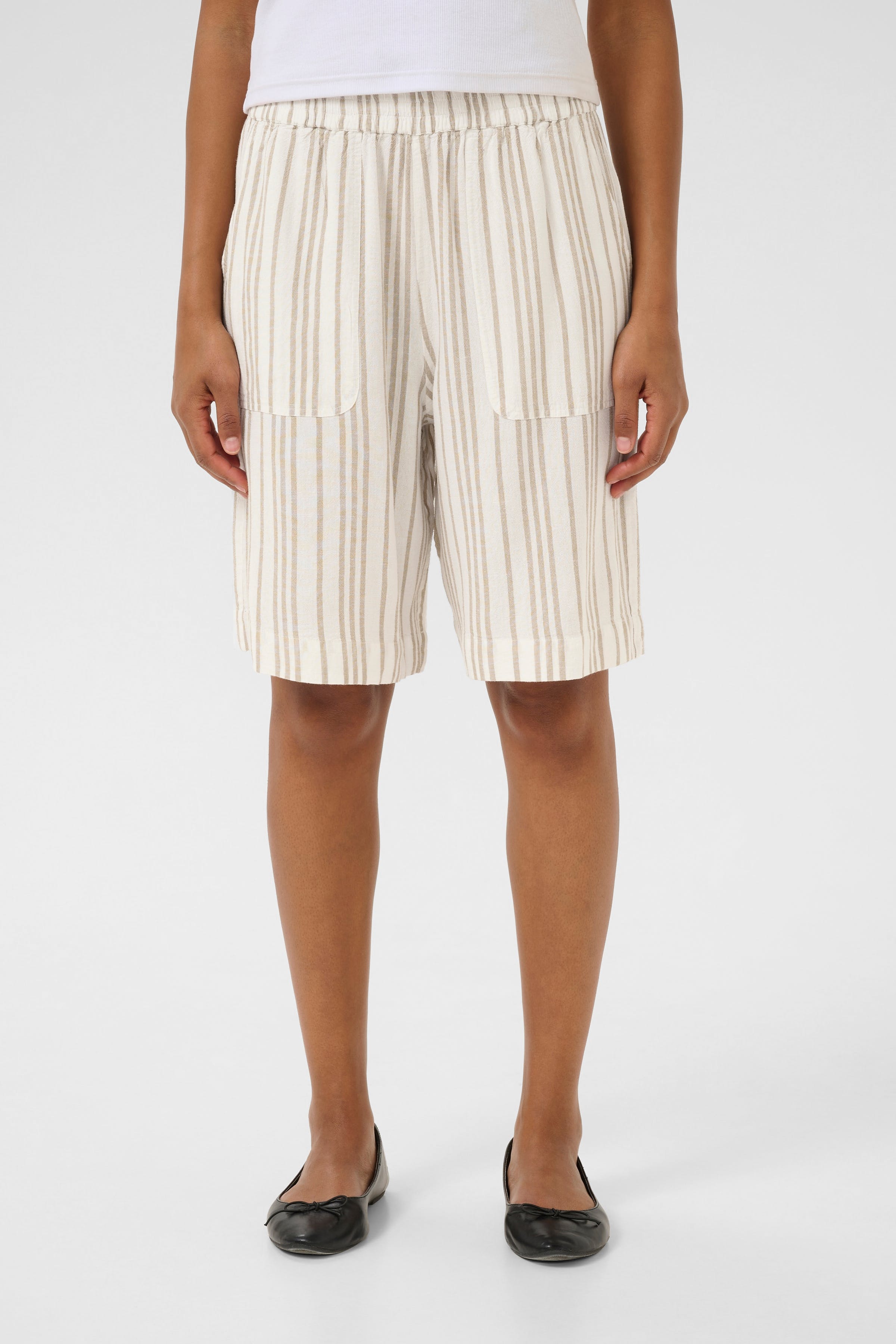 KAmilia Shorts aus Leinen LOOKBOOK FRONT 10509668-107125