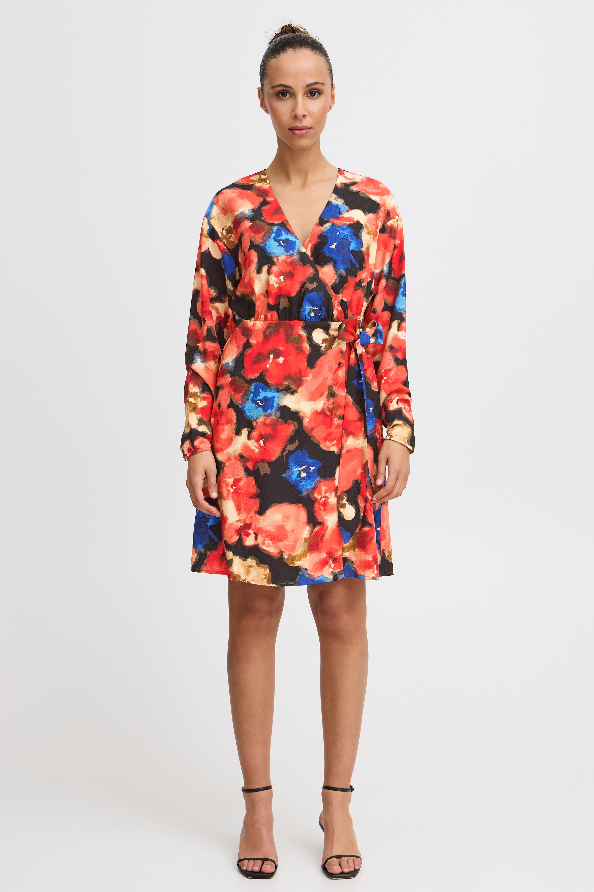 IHESTAVO Dress LOOKBOOK FRONT 20121824-203712