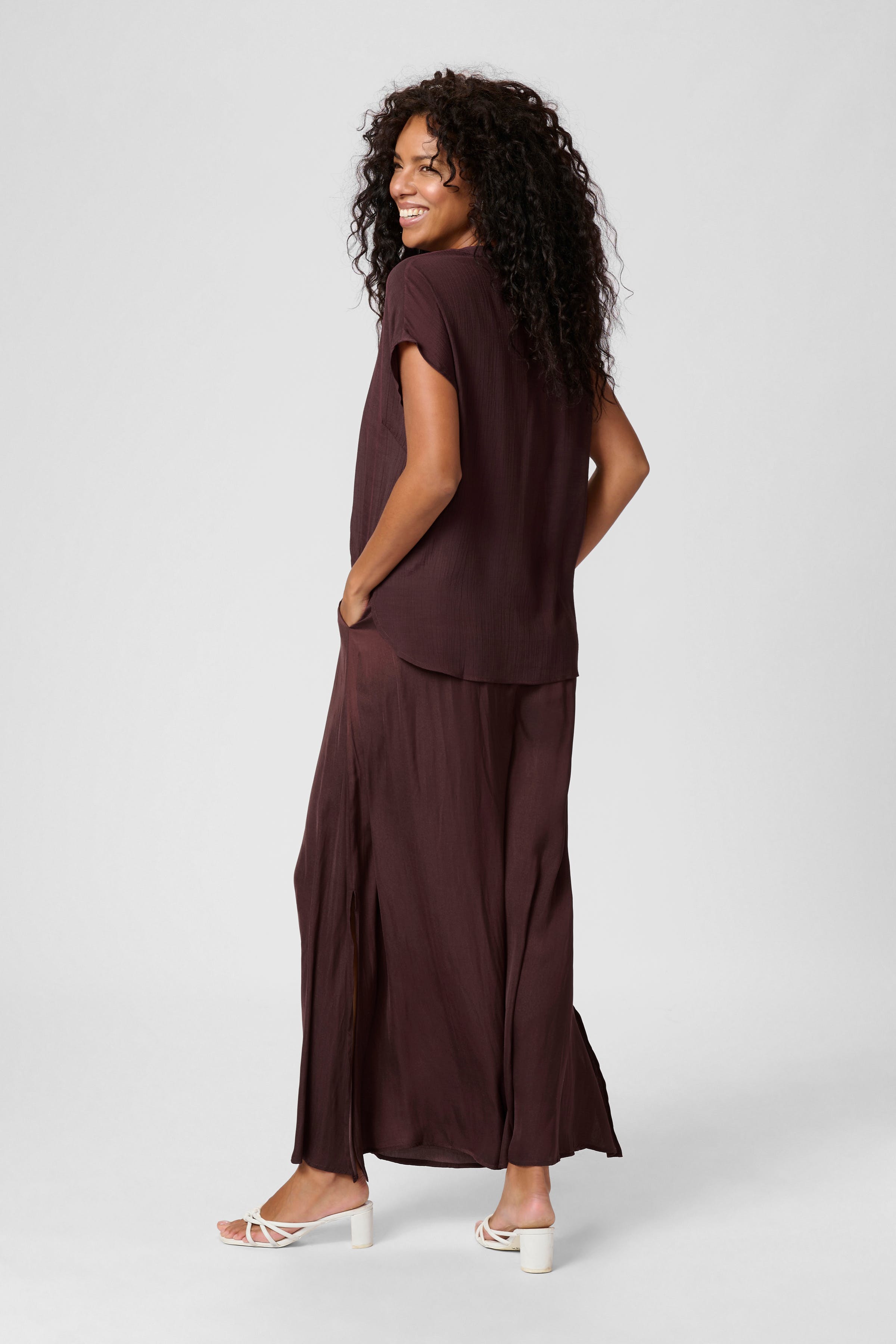 KAanja Blouse LOOKBOOK BACK 10510118-191619