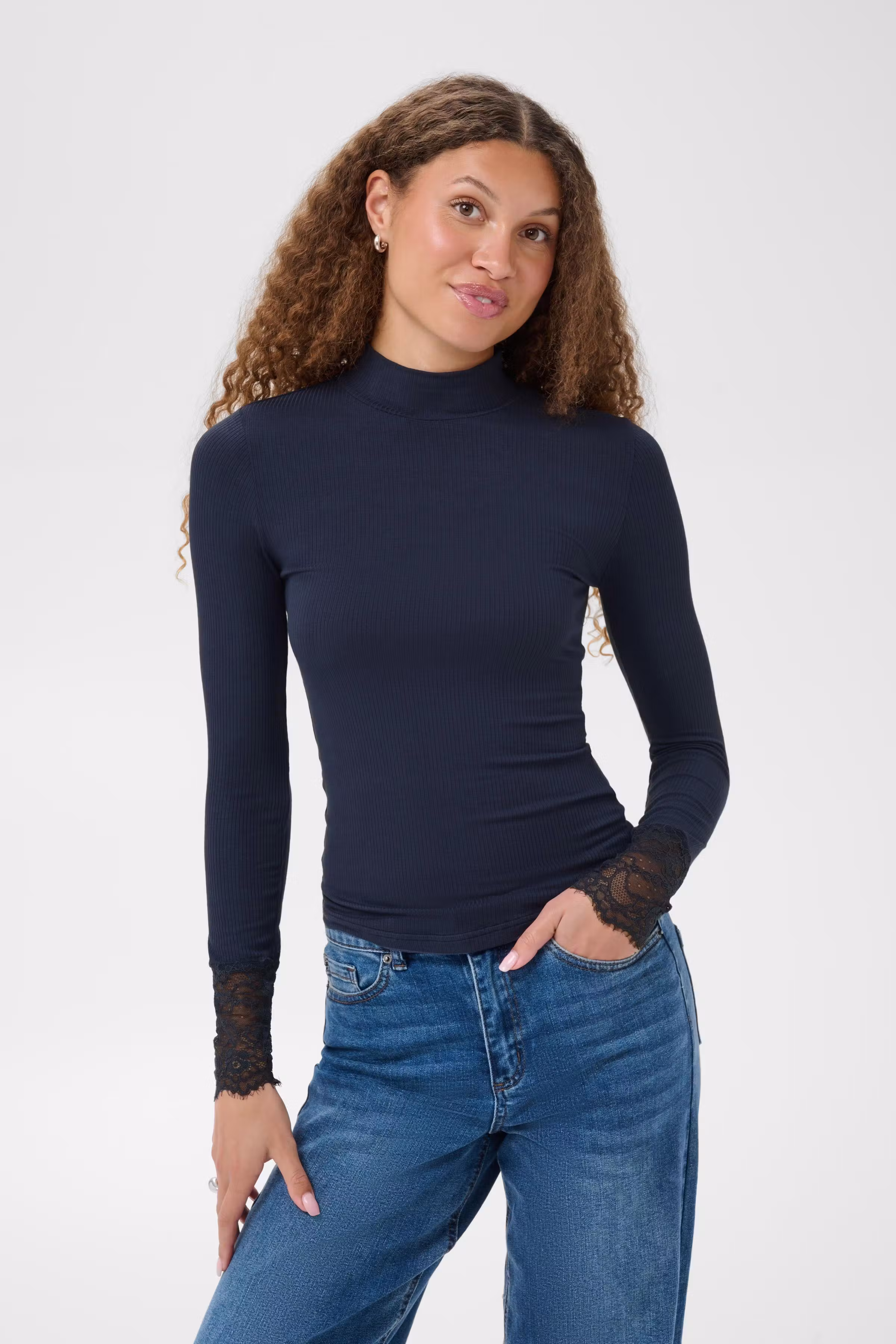 KAomi T-shirt LOOKBOOK FRONT 10511001-193927