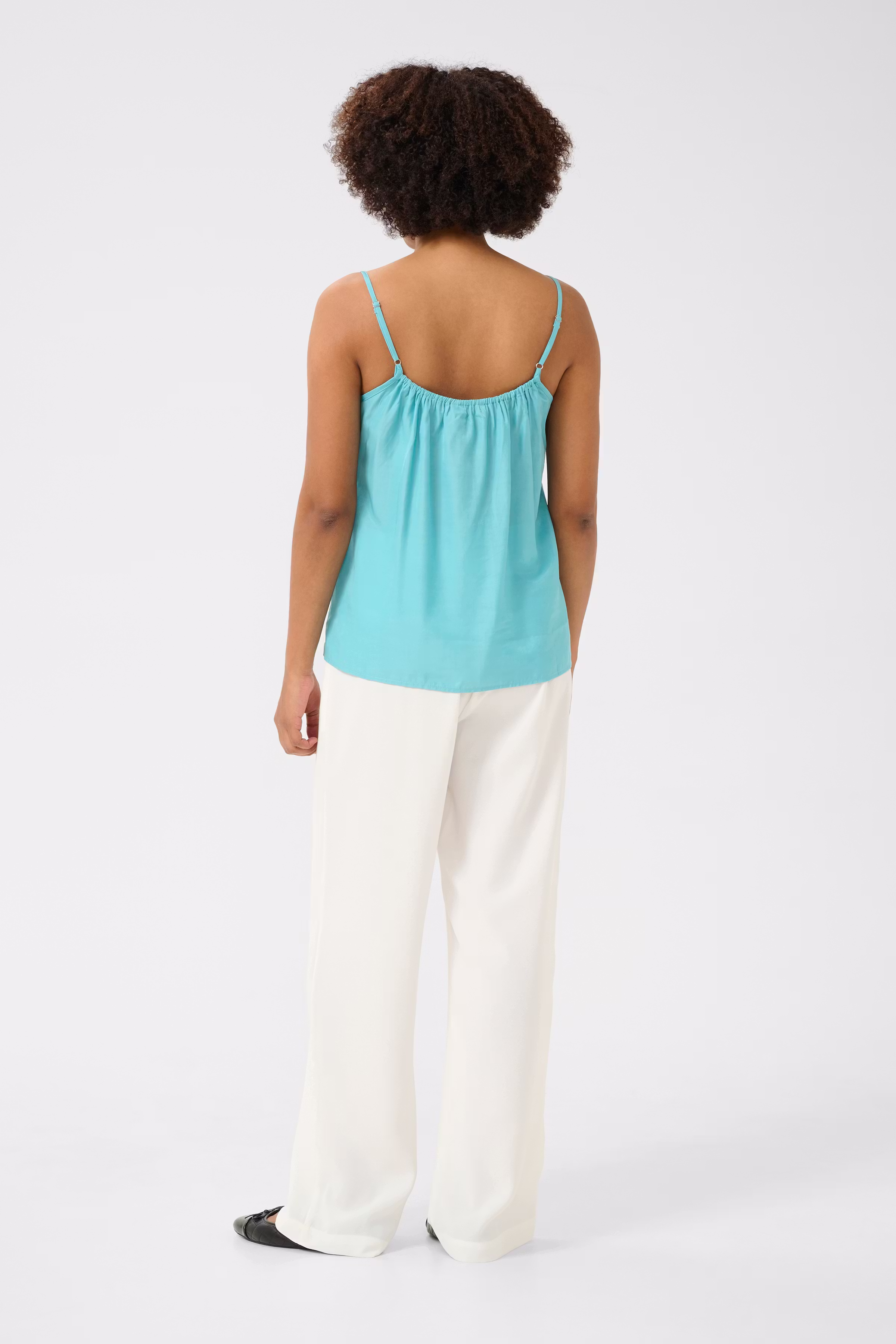 CRAnna Top LOOKBOOK BACK 10611224-154714