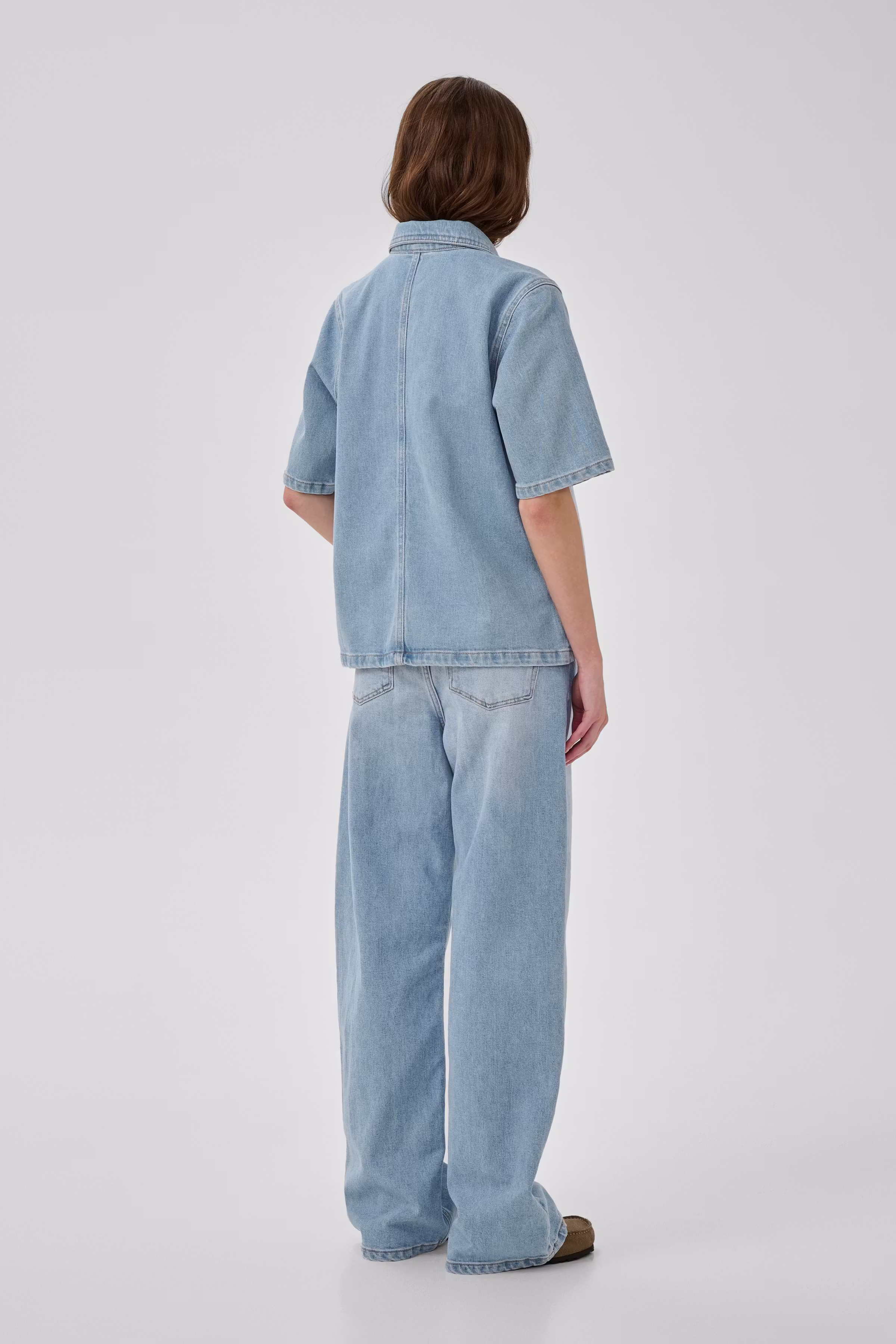 05 THE LOUIS HIGH WIDE JEANS LOOKBOOK BACK 10704222-100045