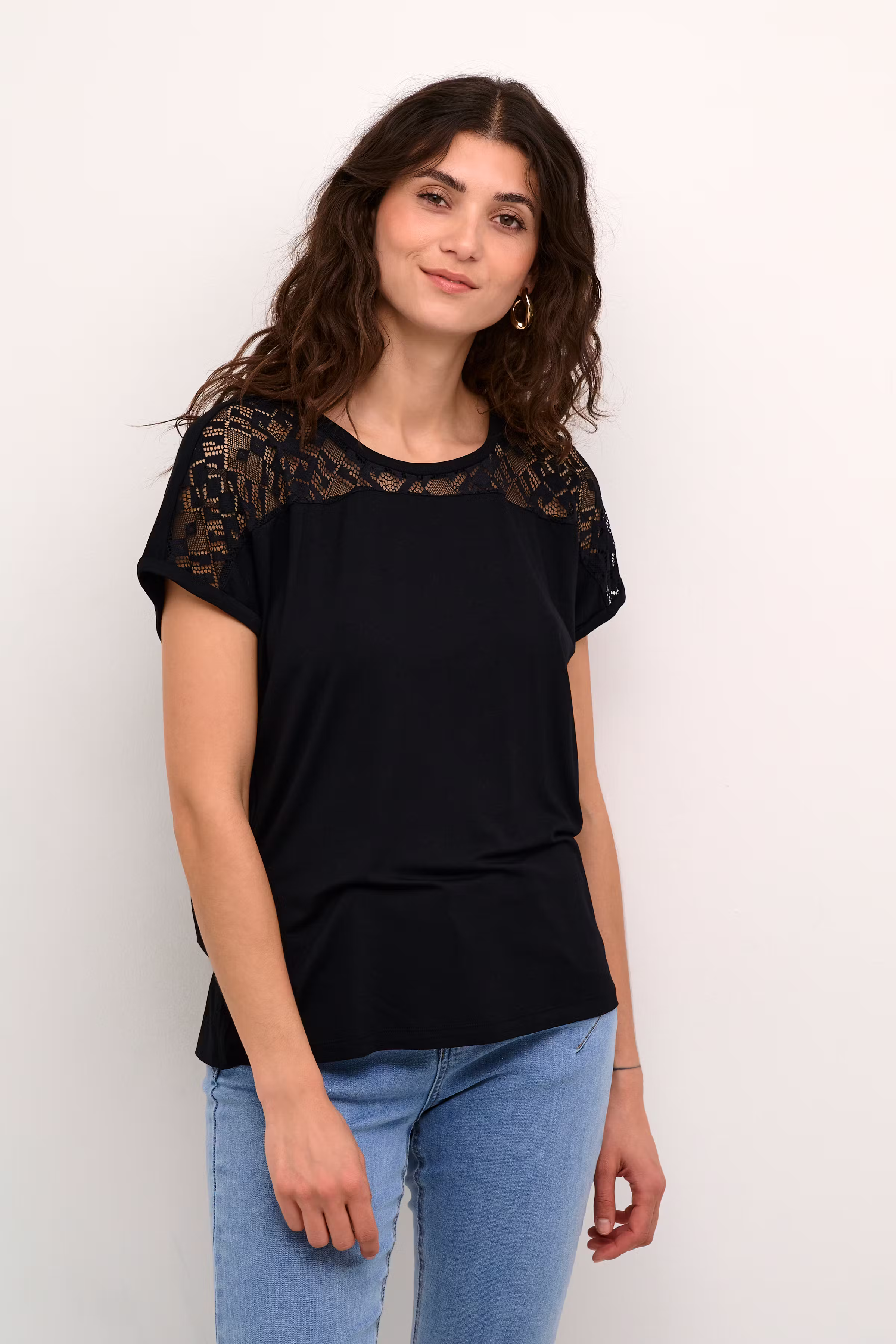 CRTrulla T-shirt LOOKBOOK FRONT 10611093-100120