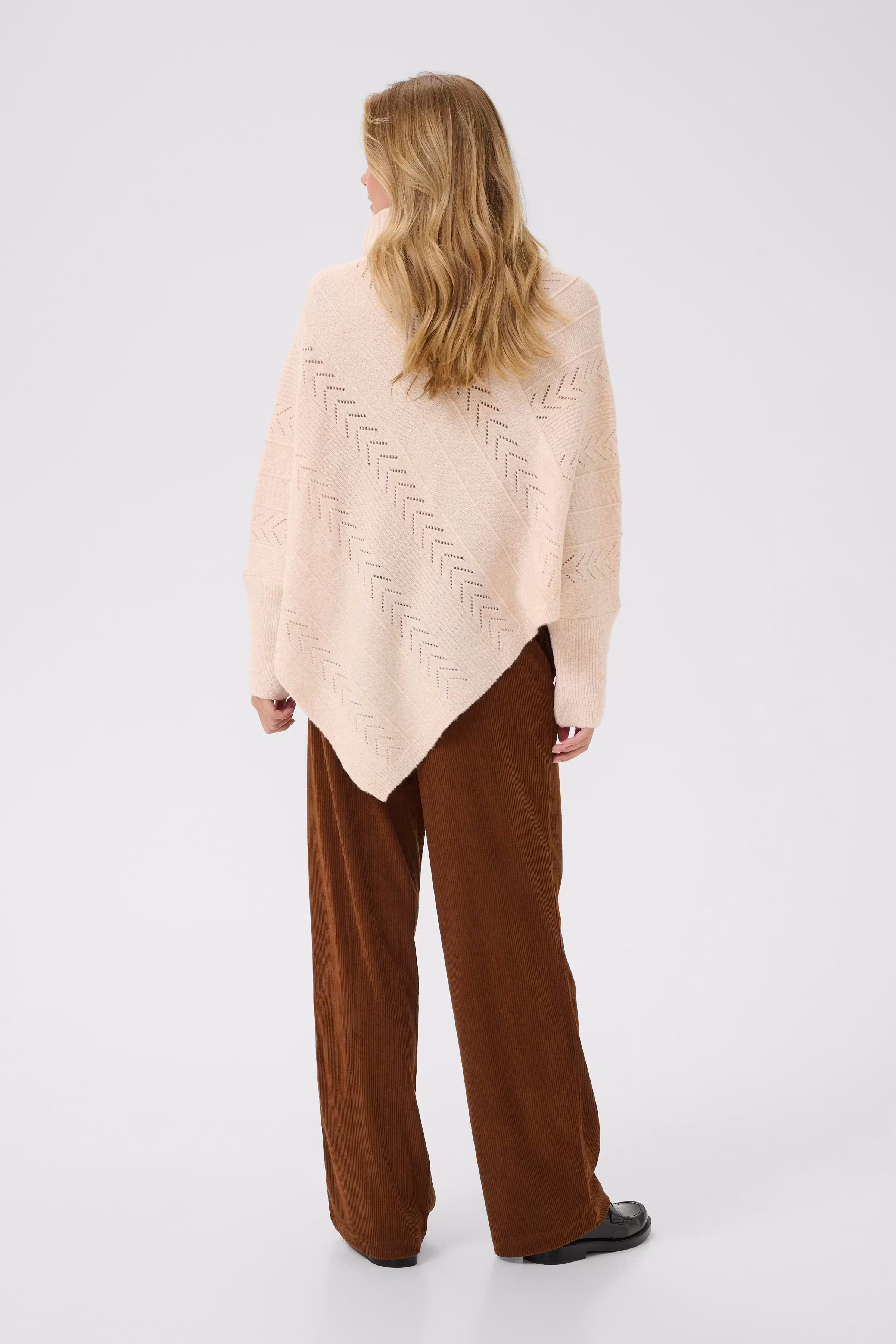 CRHoliday Poncho LOOKBOOK BACK 10612387-100232