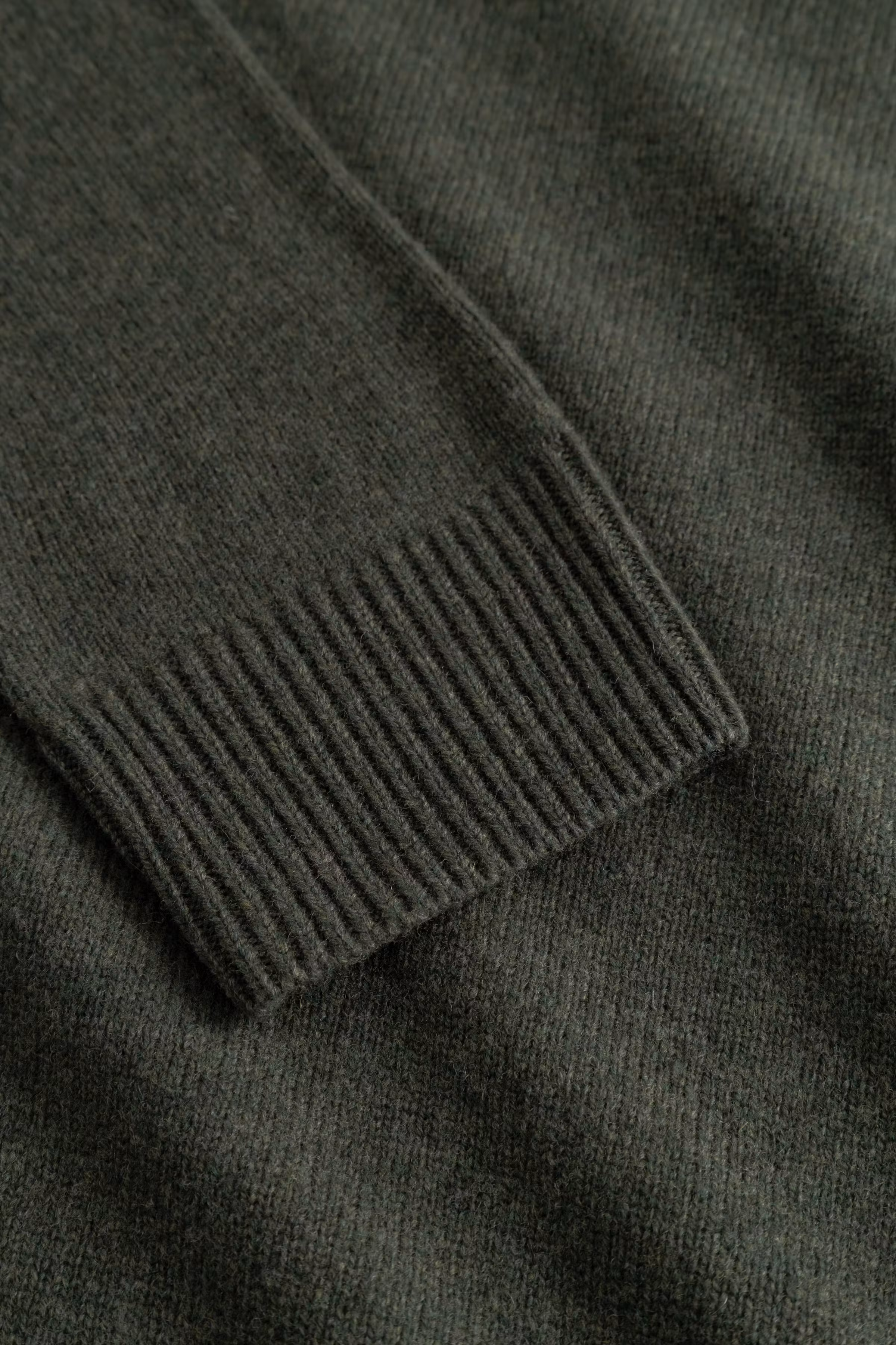 WWlogo Pullover PACK DETAIL 30252198-190413