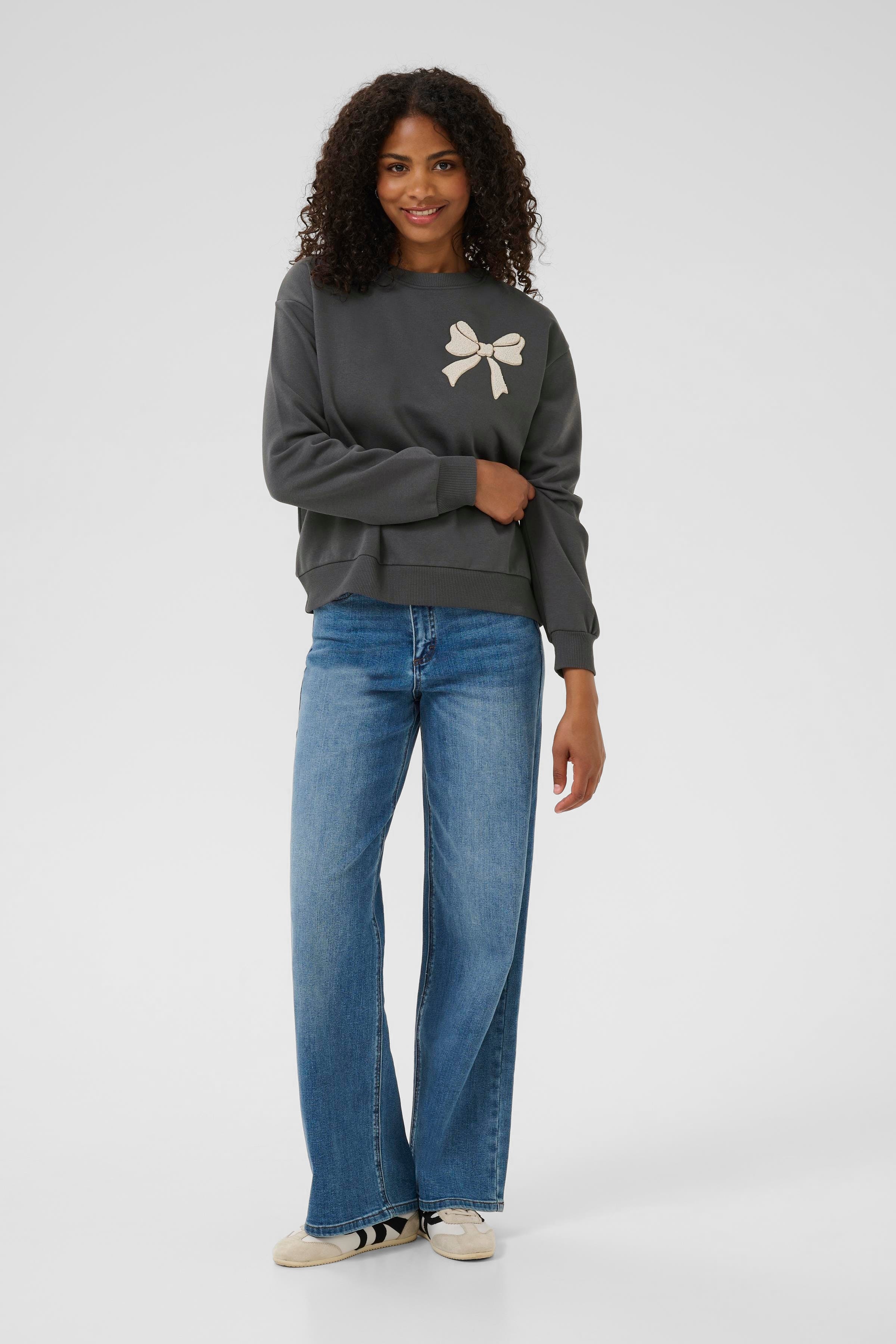 KAelenora Sweatshirt LOOKBOOK FRONT 10510672-108375
