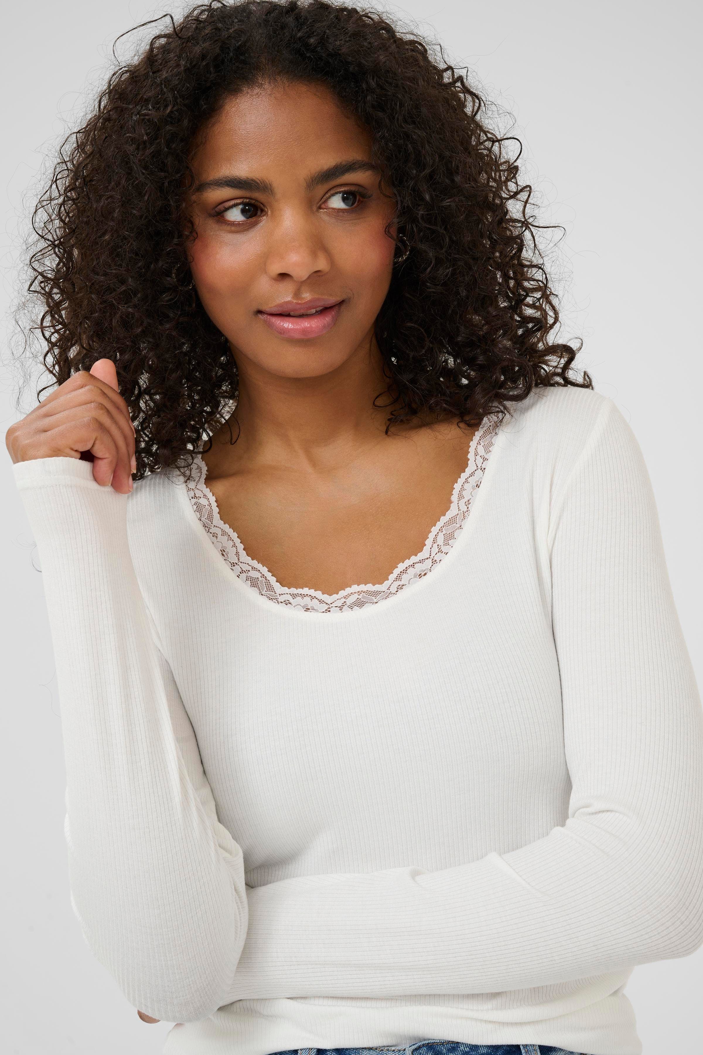 KAomi T-shirt LOOKBOOK DETAIL 10510142-110602