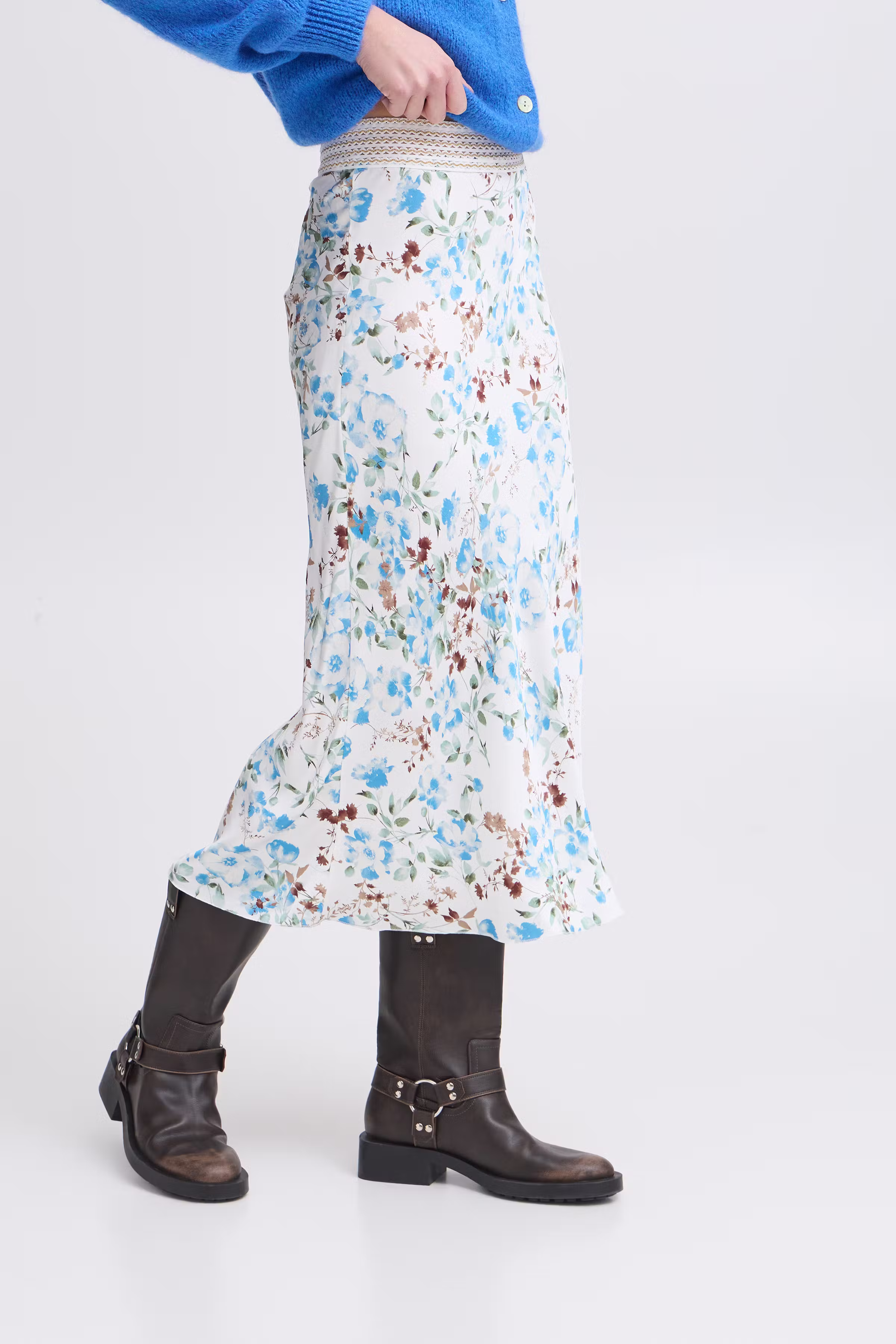 SBLEE Skjørt LOOKBOOK FRONT 22100893-174041