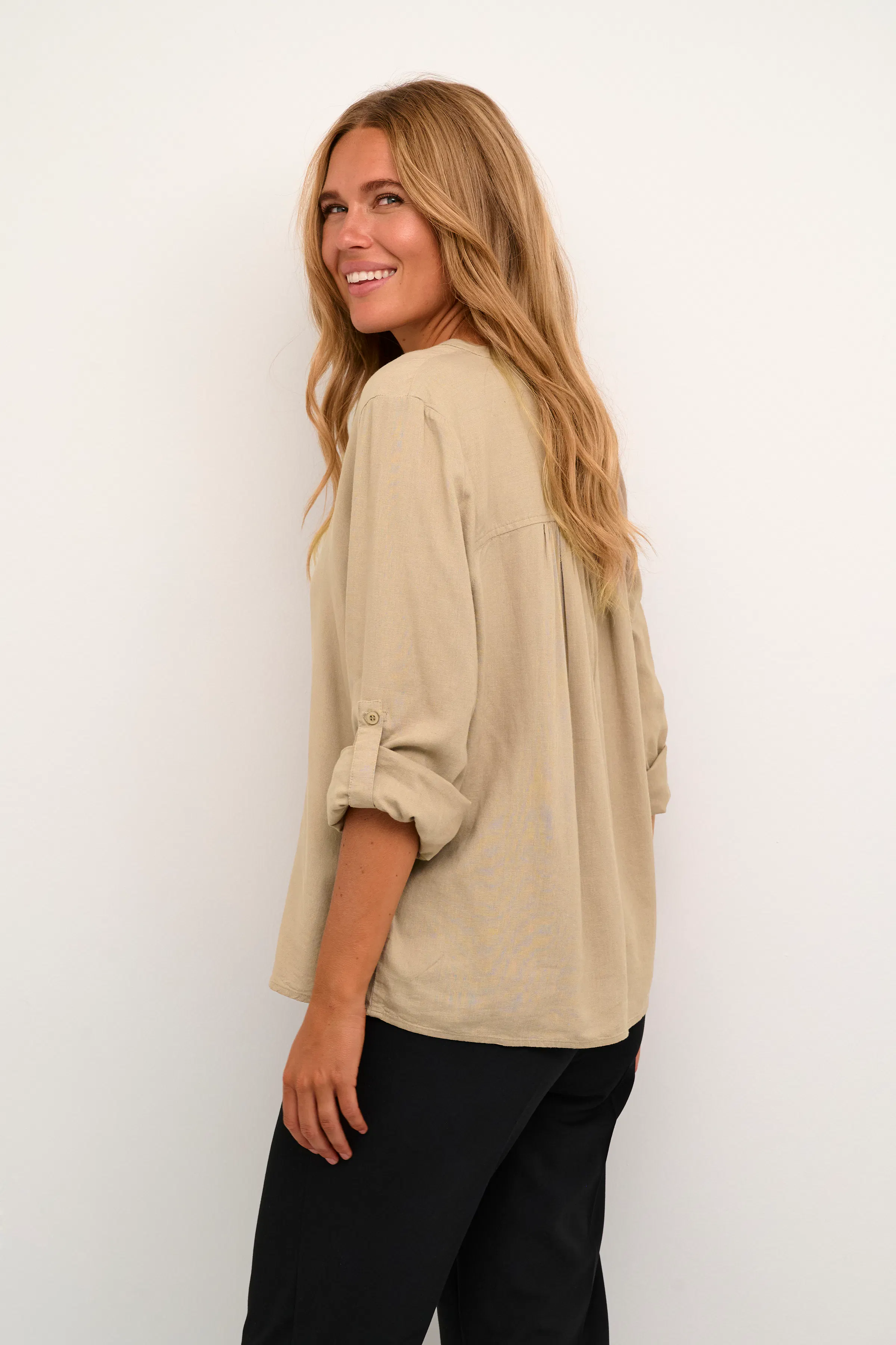 KAmilia Lin bluse LOOKBOOK BACK 10508313-171109