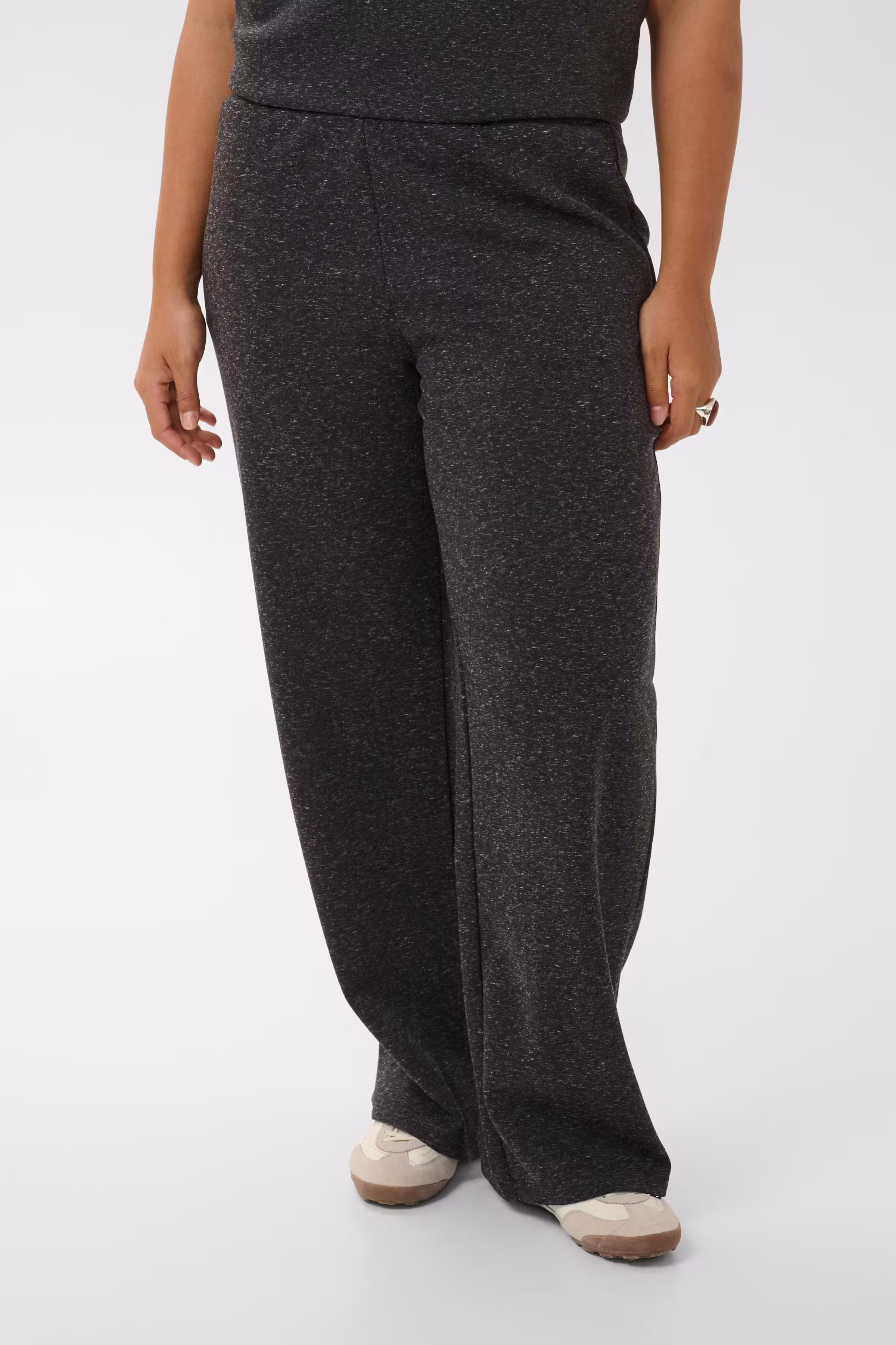 KClucy Hose LOOKBOOK FRONT 10584549-100125