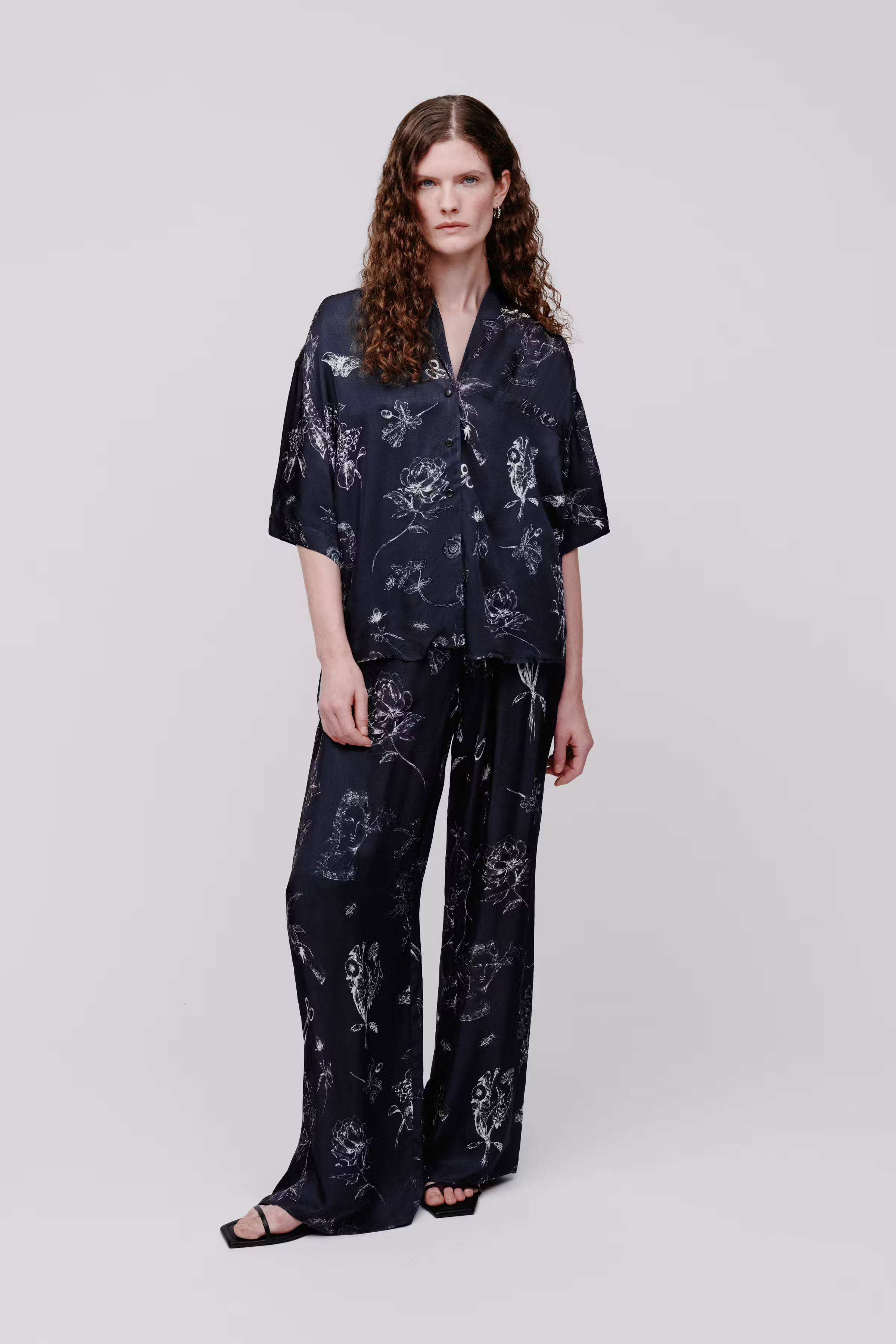 IOPIA Trousers LOOKBOOK FRONT 30600637-MC2174