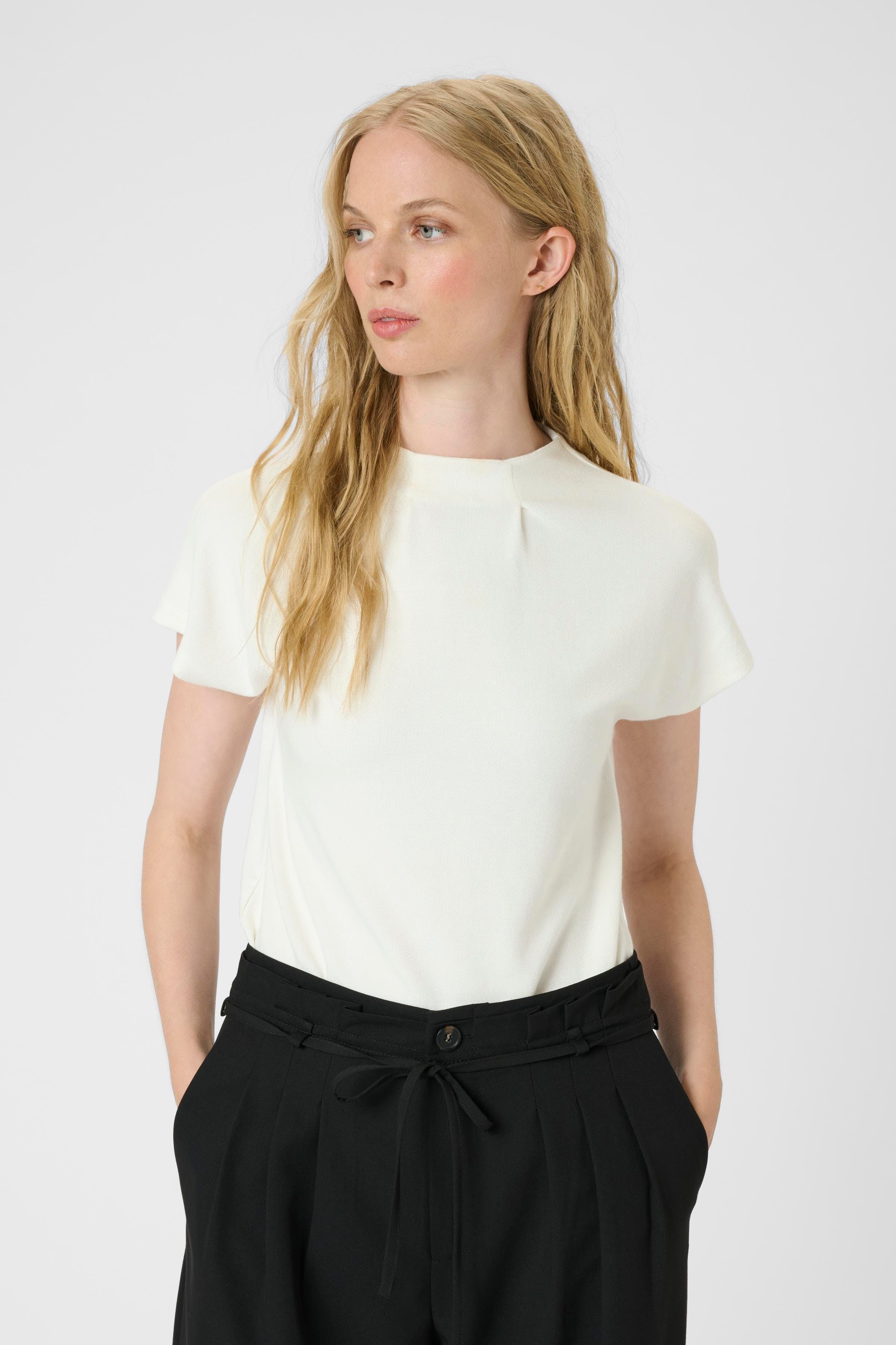 Dandy T-shirt LOOKBOOK FRONT 10102010-110103