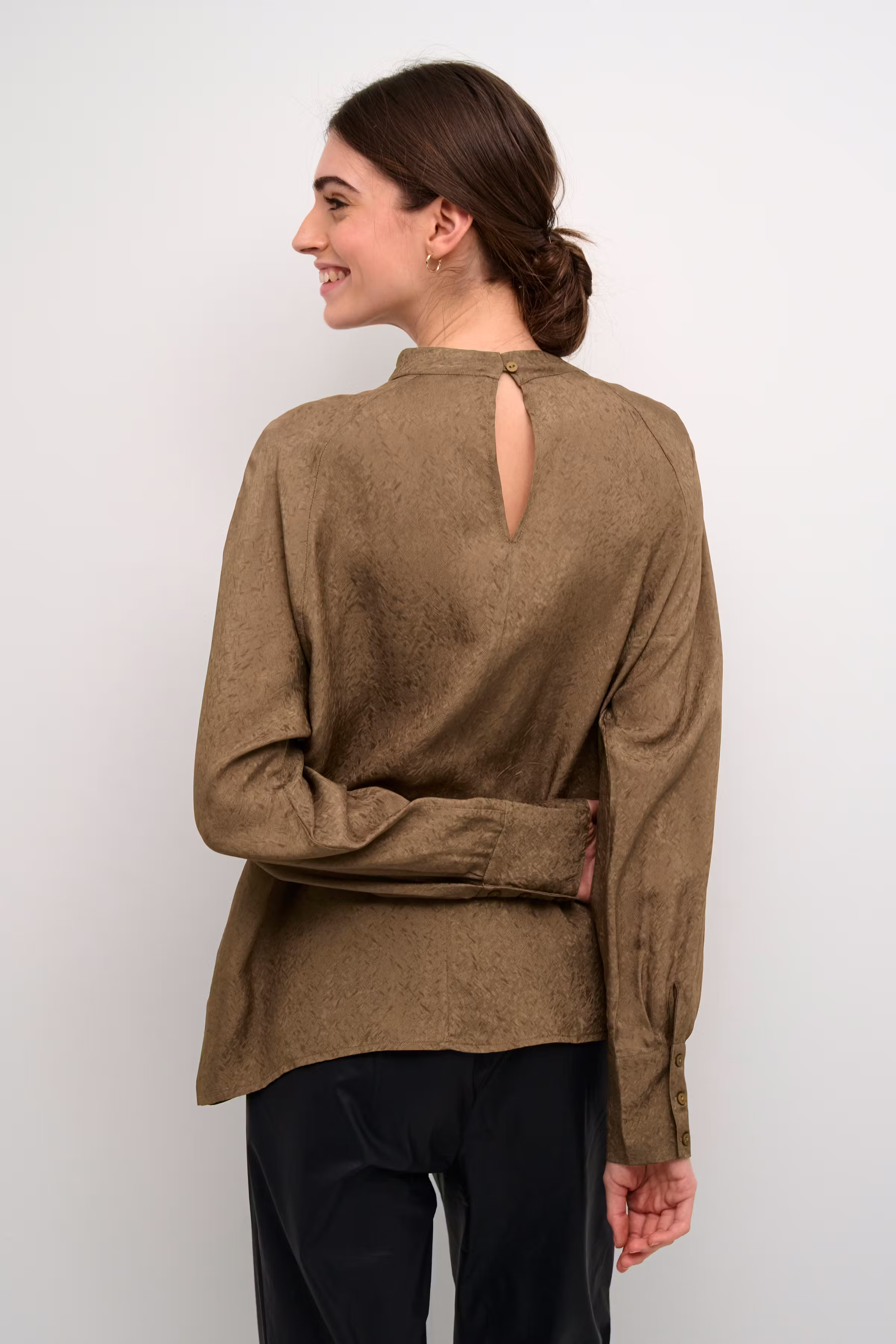 CUlui Bluse LOOKBOOK BACK 50110901-181016