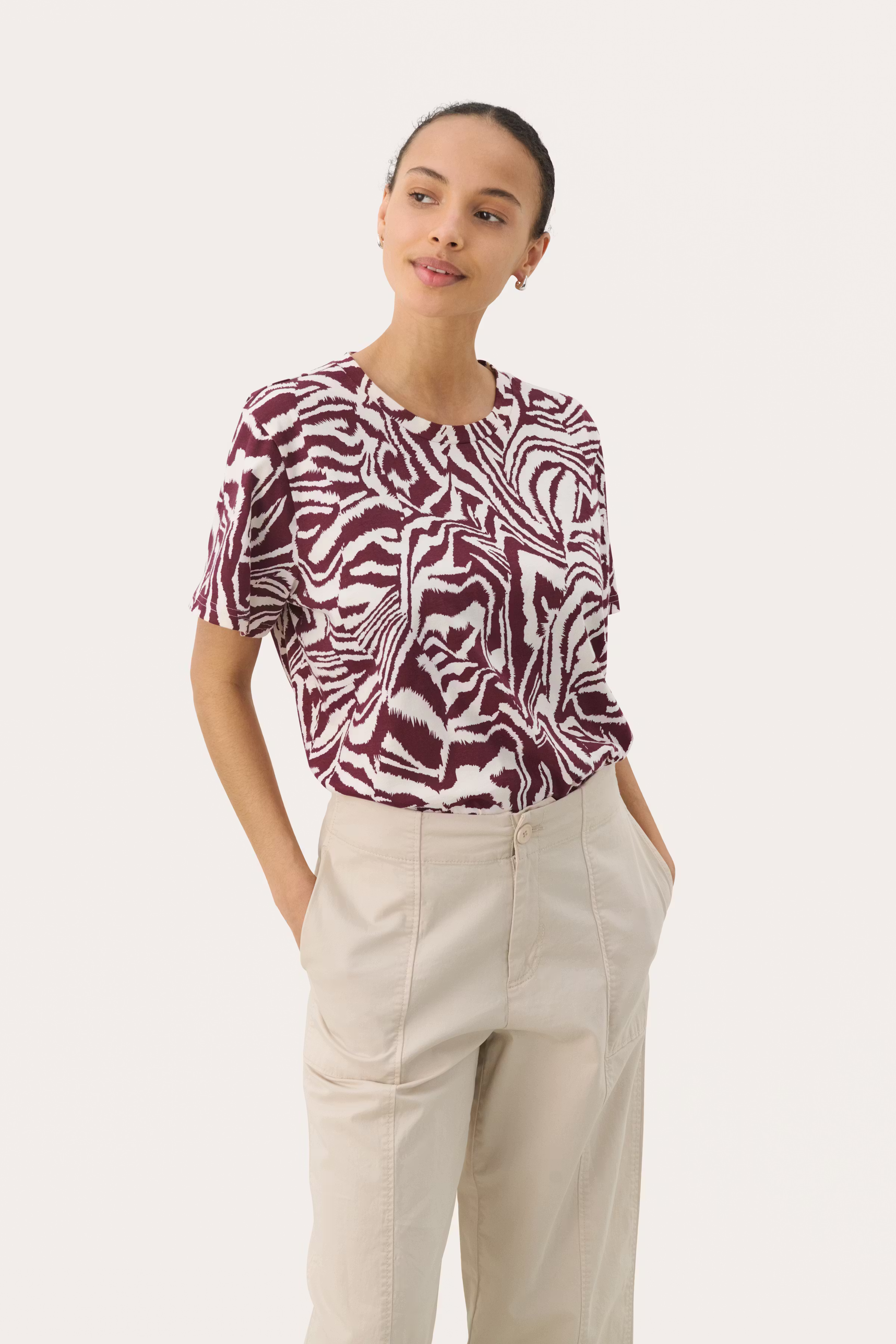 NahidPW T-shirt LOOKBOOK FRONT 30309873-303966