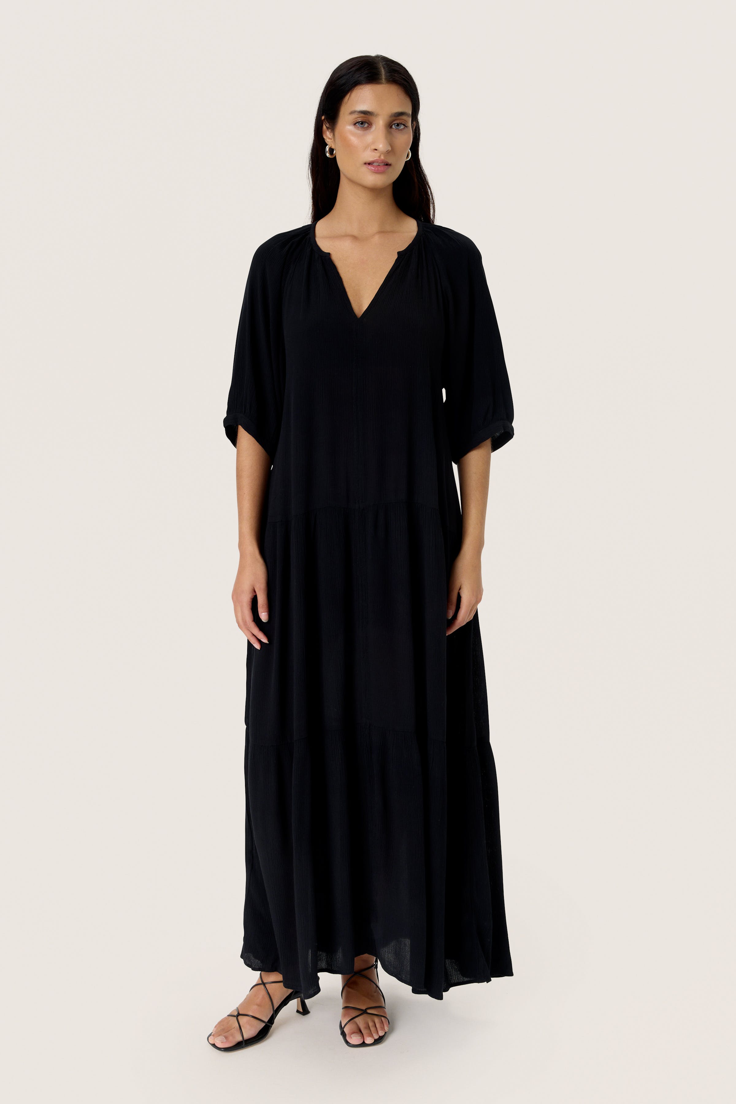 SLZaya Kleid LOOKBOOK FRONT 30405981-194008