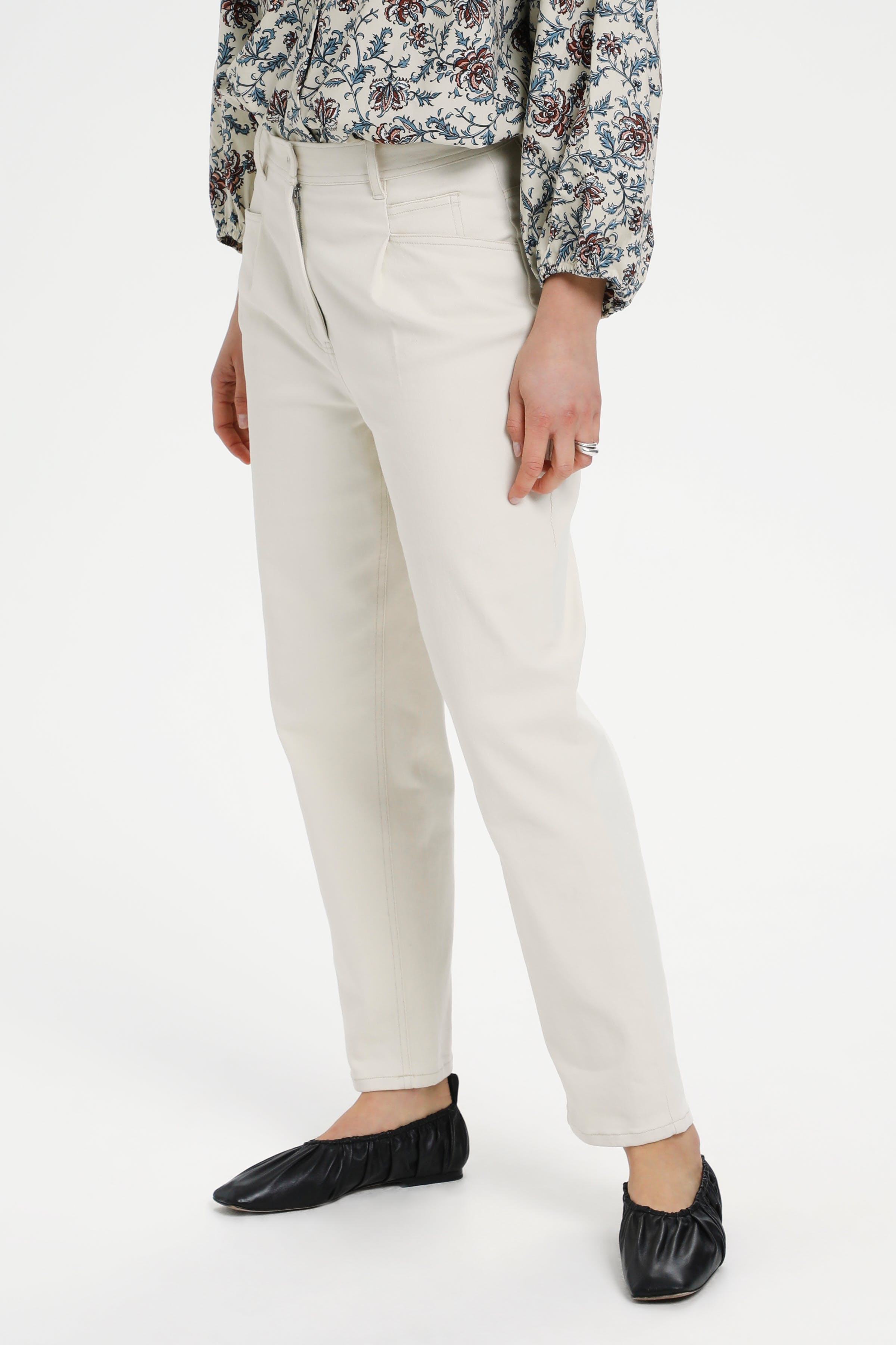 SLMilli Pants

 LOOKBOOK FRONT 30405866-120105