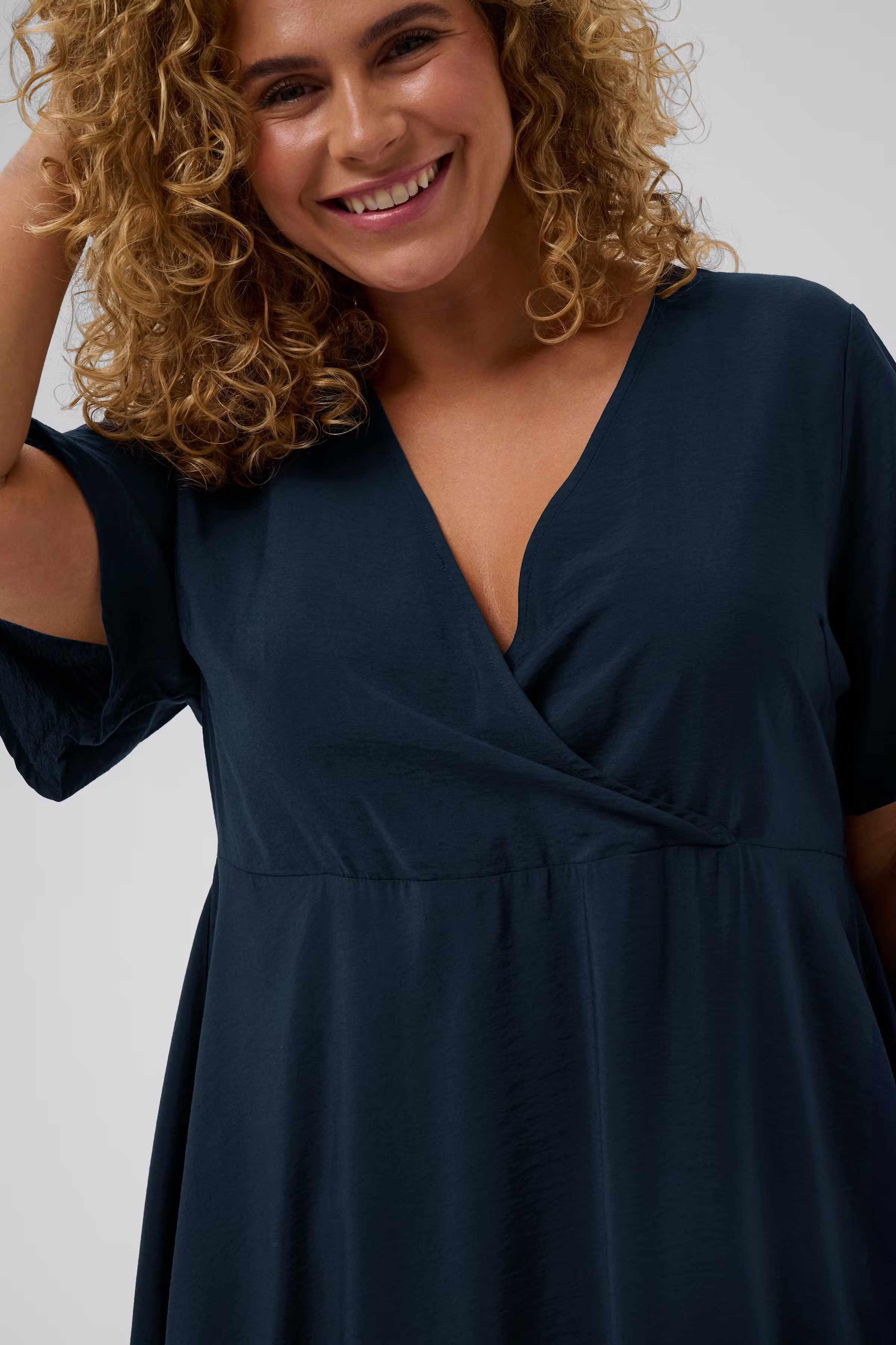 KCneela Kjole LOOKBOOK BACK 10584136-194020