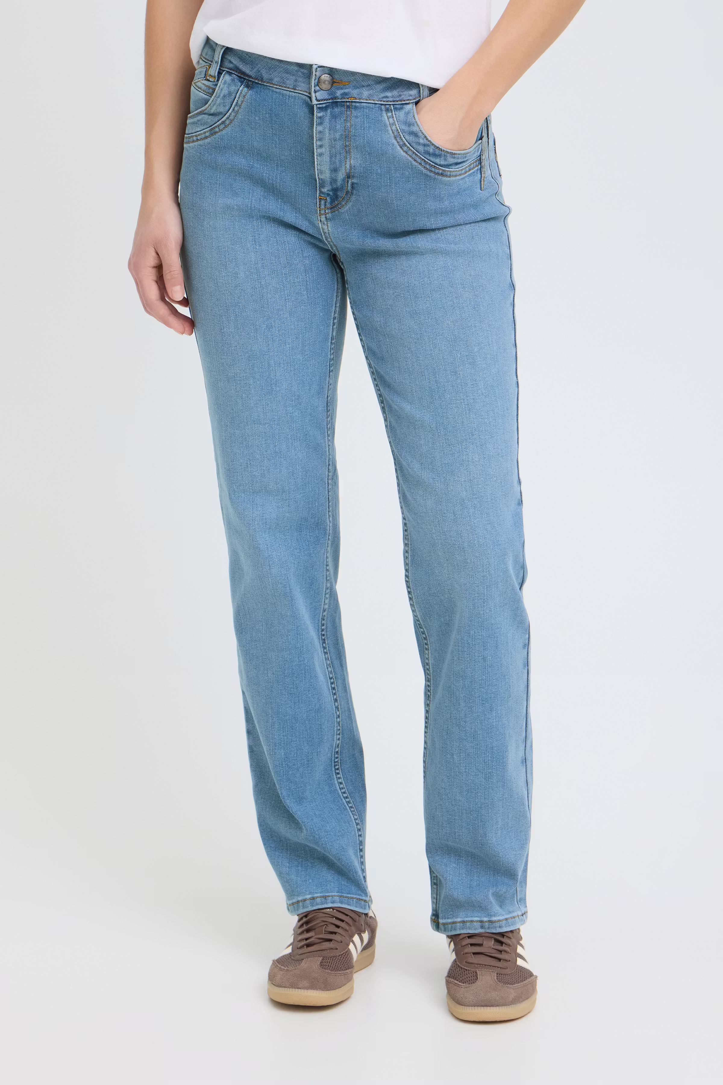 PZCARLA HW Jeans Straight Leg LOOKBOOK FRONT 50207829-200008