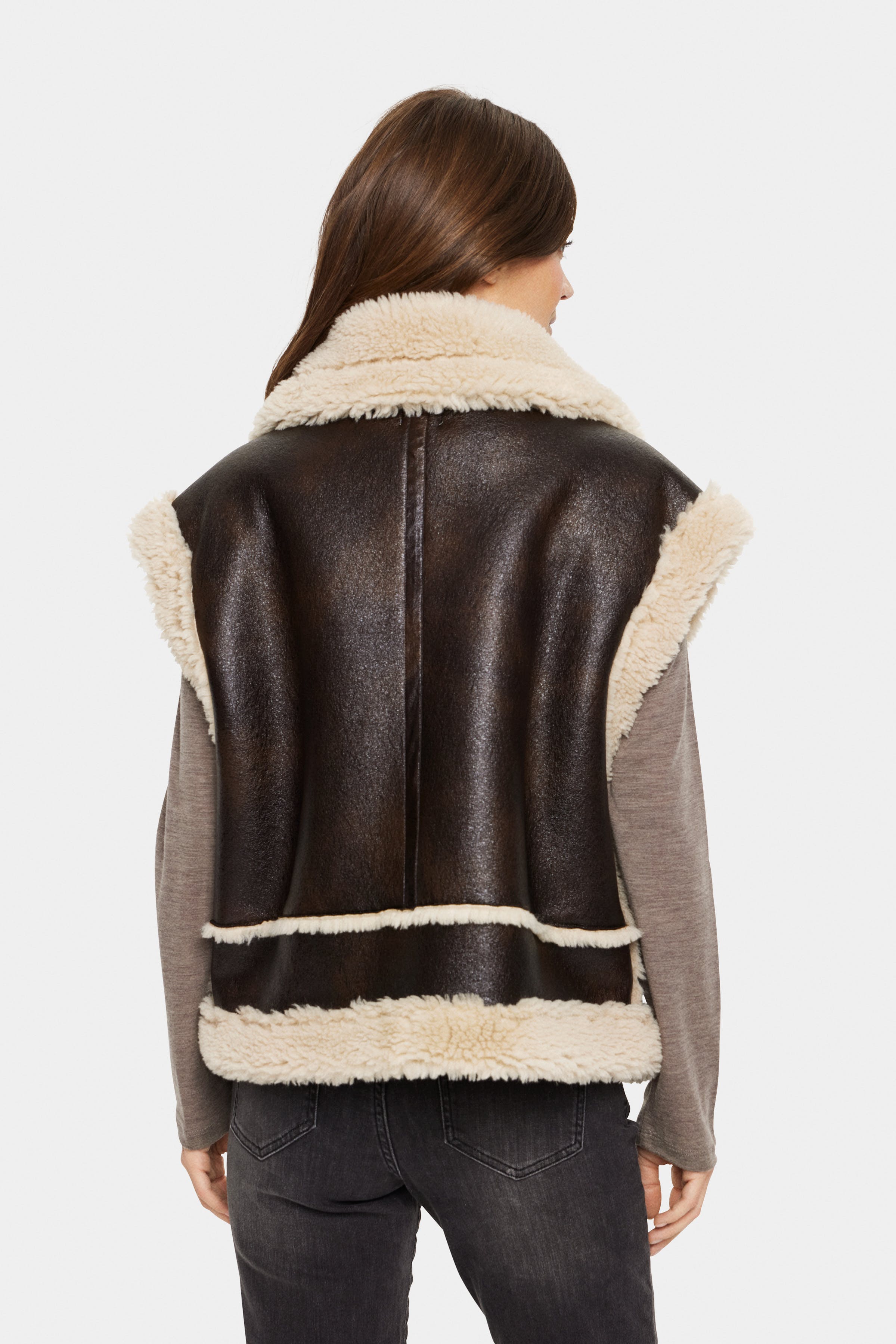 IsauraSZ Vest LOOKBOOK BACK 30513801-190916