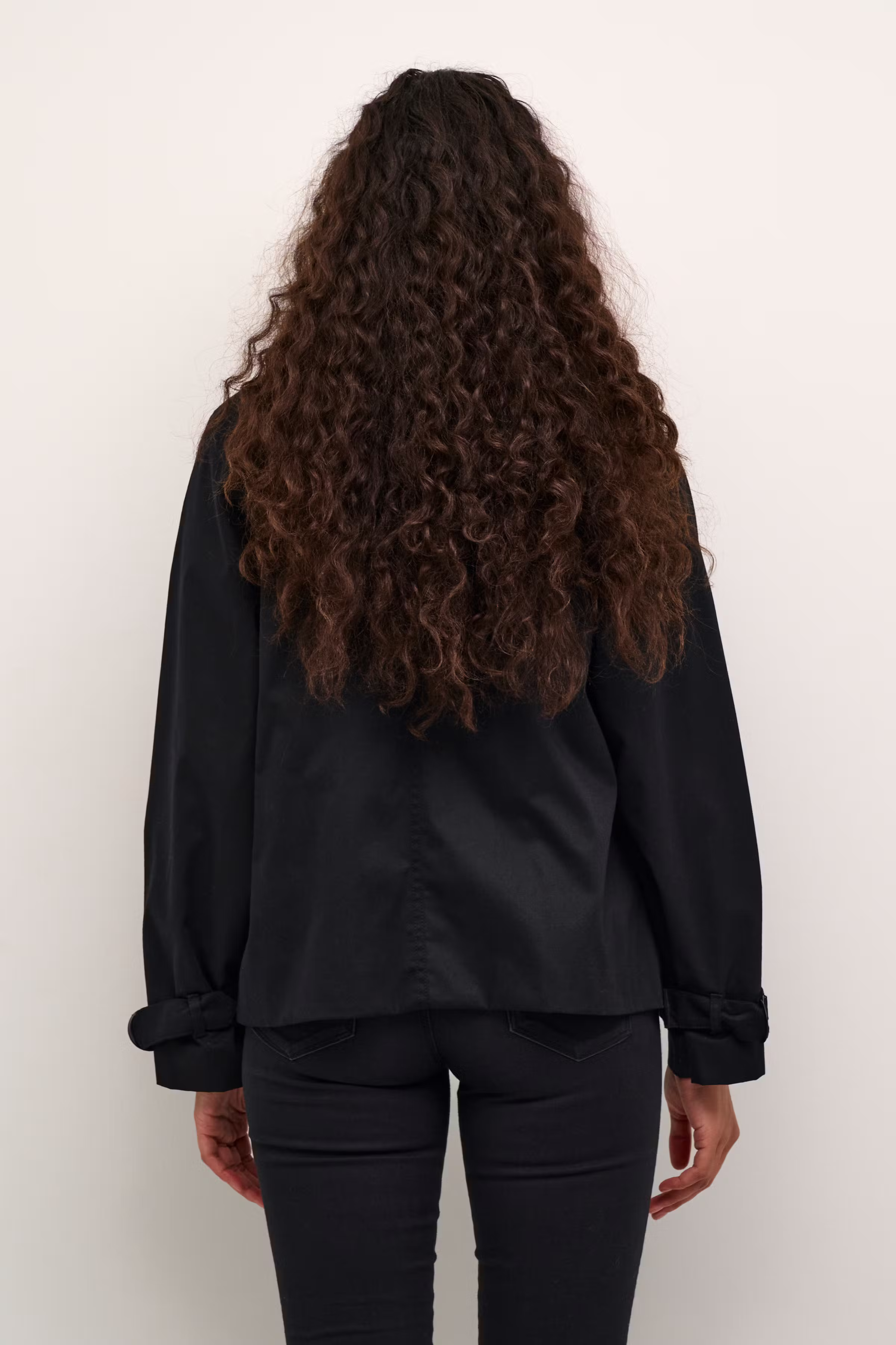 KAelise Kort Trenchcoat LOOKBOOK BACK 10508302-100121