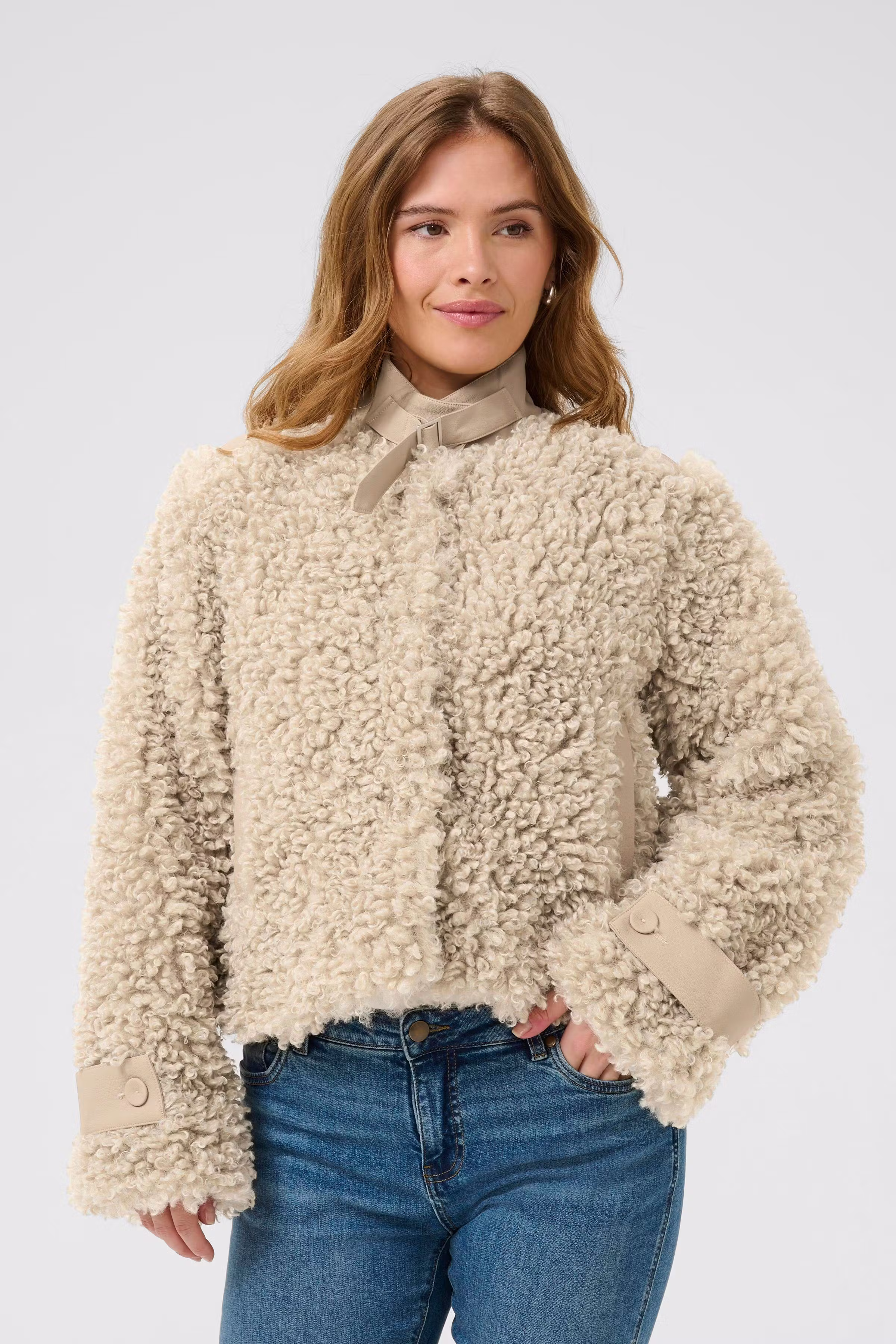 CUchanda Faux fur Mantel LOOKBOOK FRONT 50112099-151305